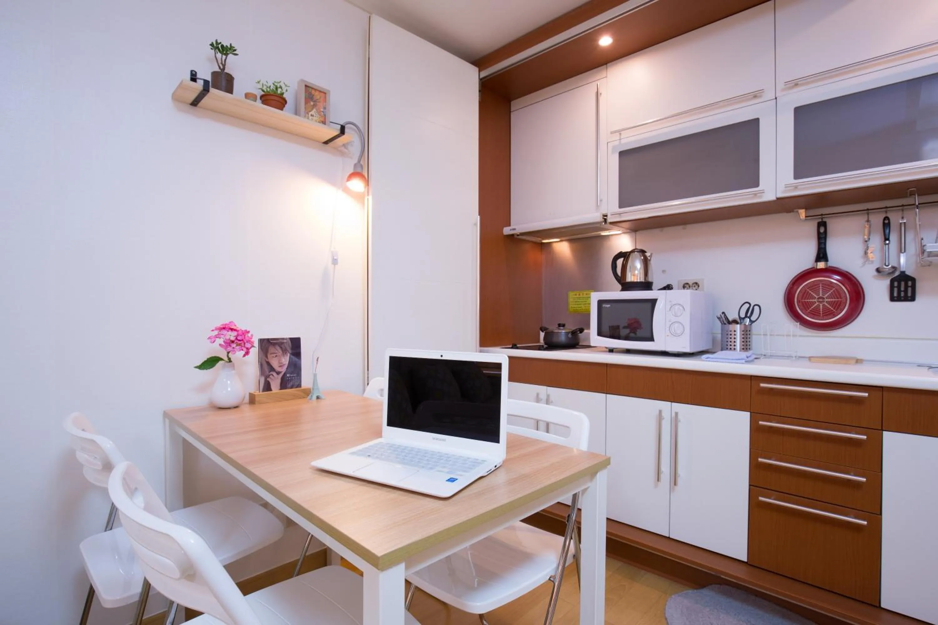 Kitchen or kitchenette, Kitchen/Kitchenette in Sam Stay Hongdae