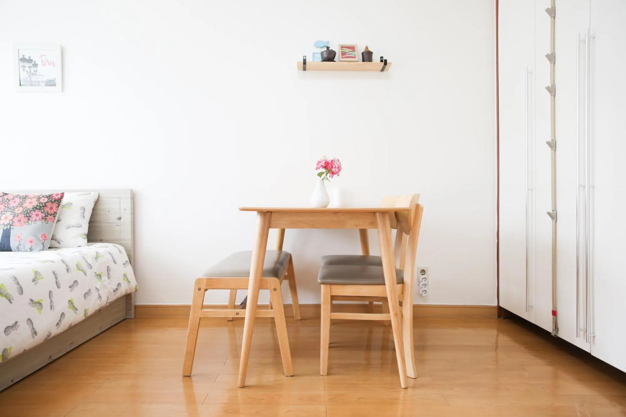 Dining area, Seating Area in Sam Stay Hongdae
