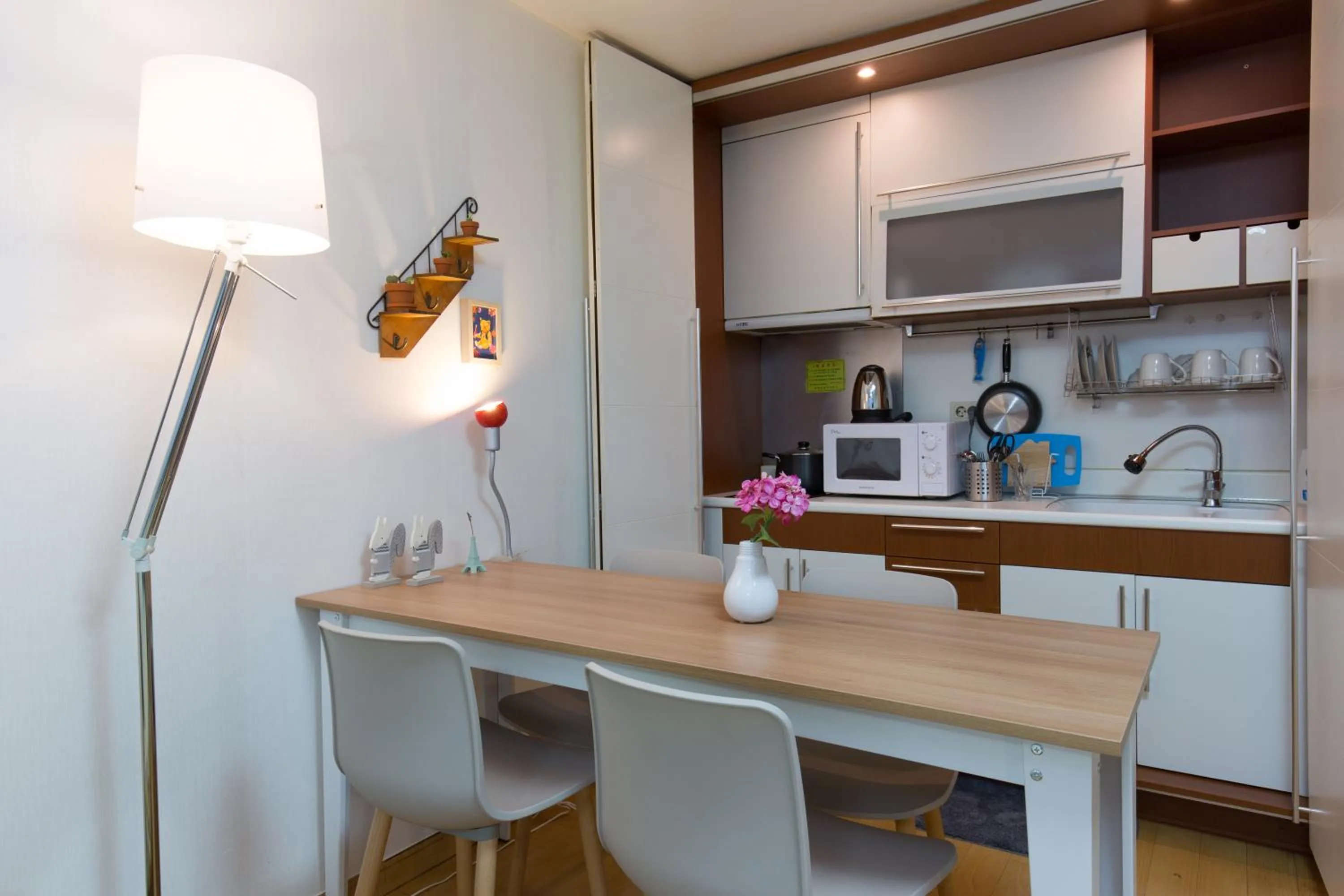 Kitchen or kitchenette, Kitchen/Kitchenette in Sam Stay Hongdae