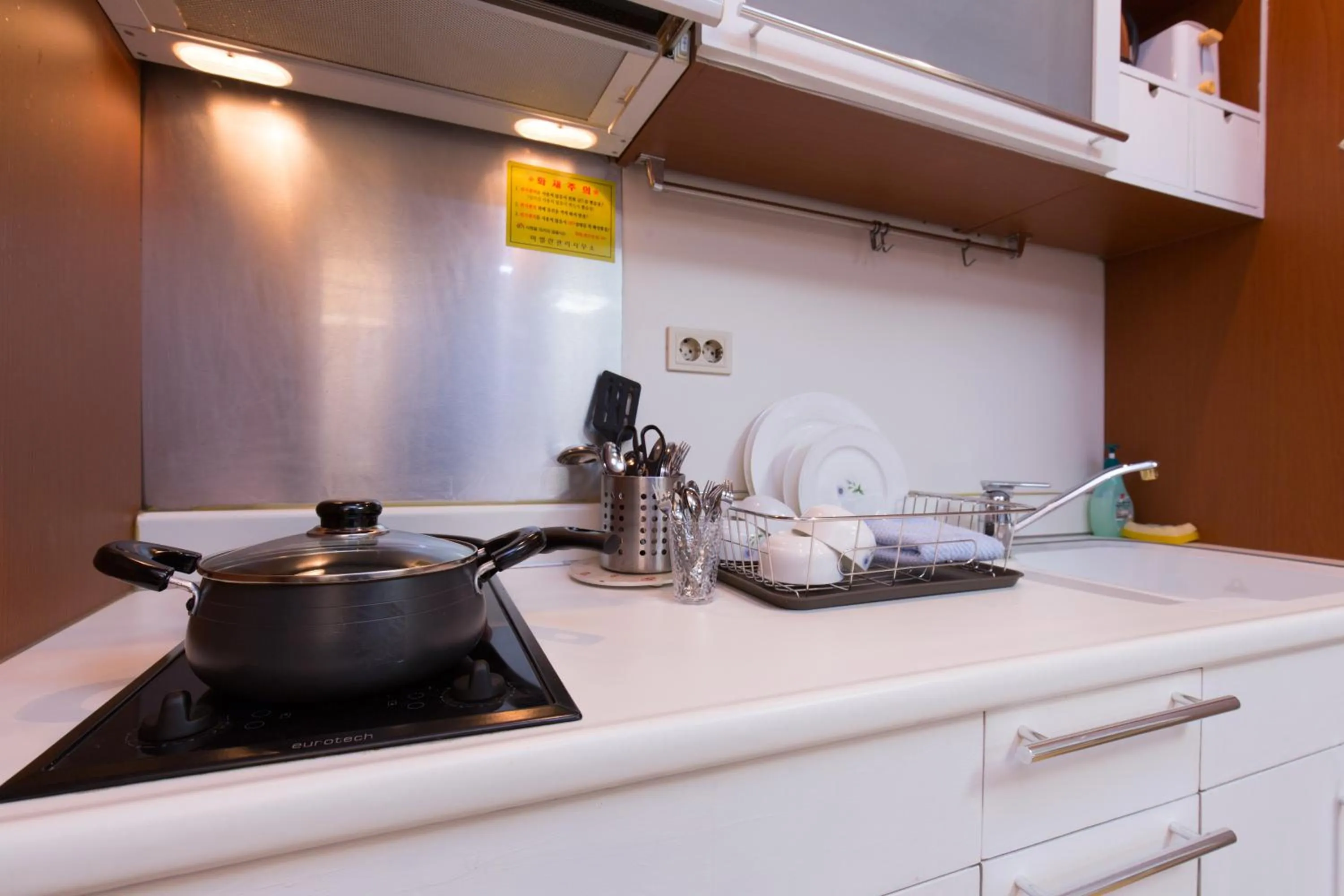 Food and drinks, Kitchen/Kitchenette in Sam Stay Hongdae