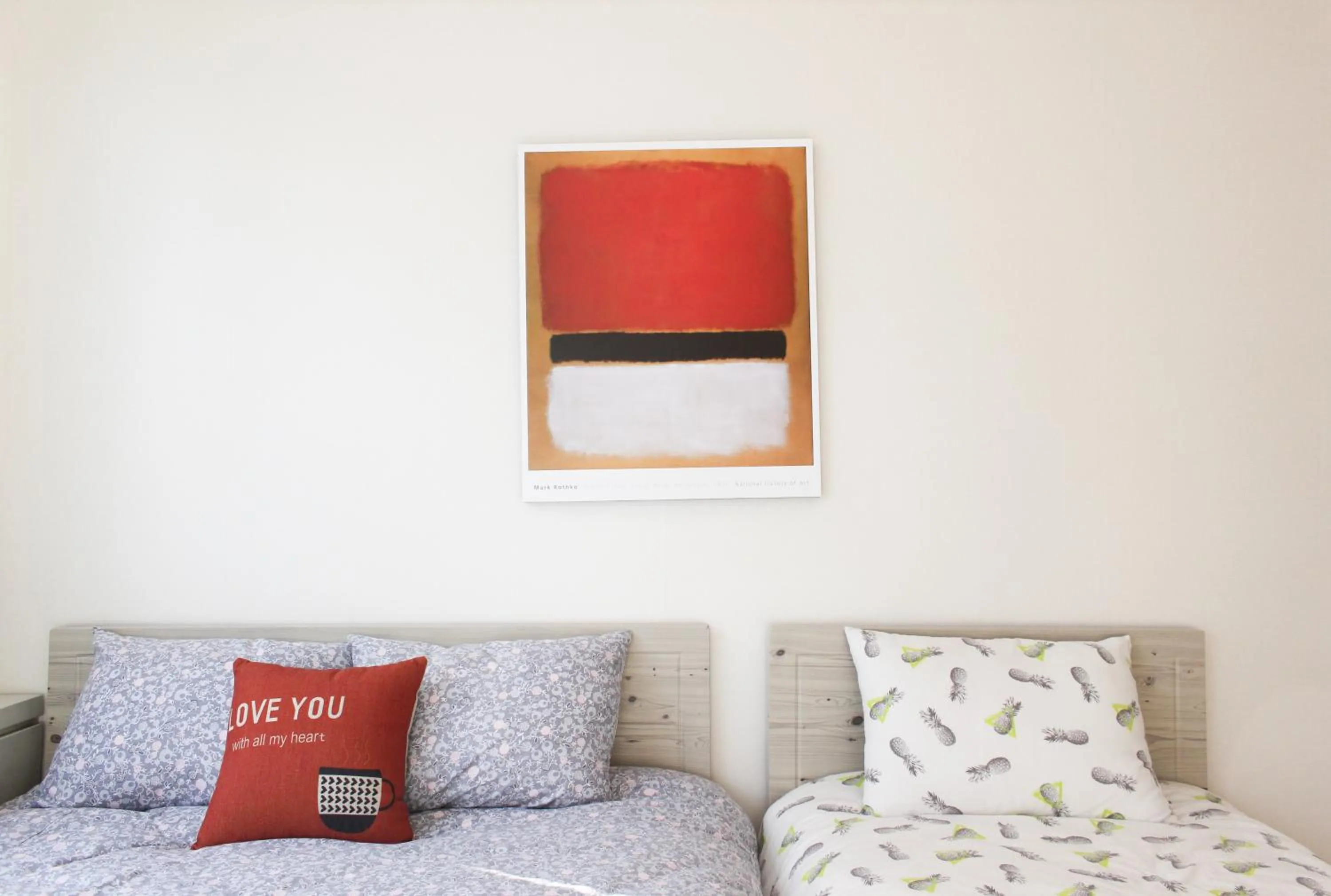 Bed, Seating Area in Sam Stay Hongdae