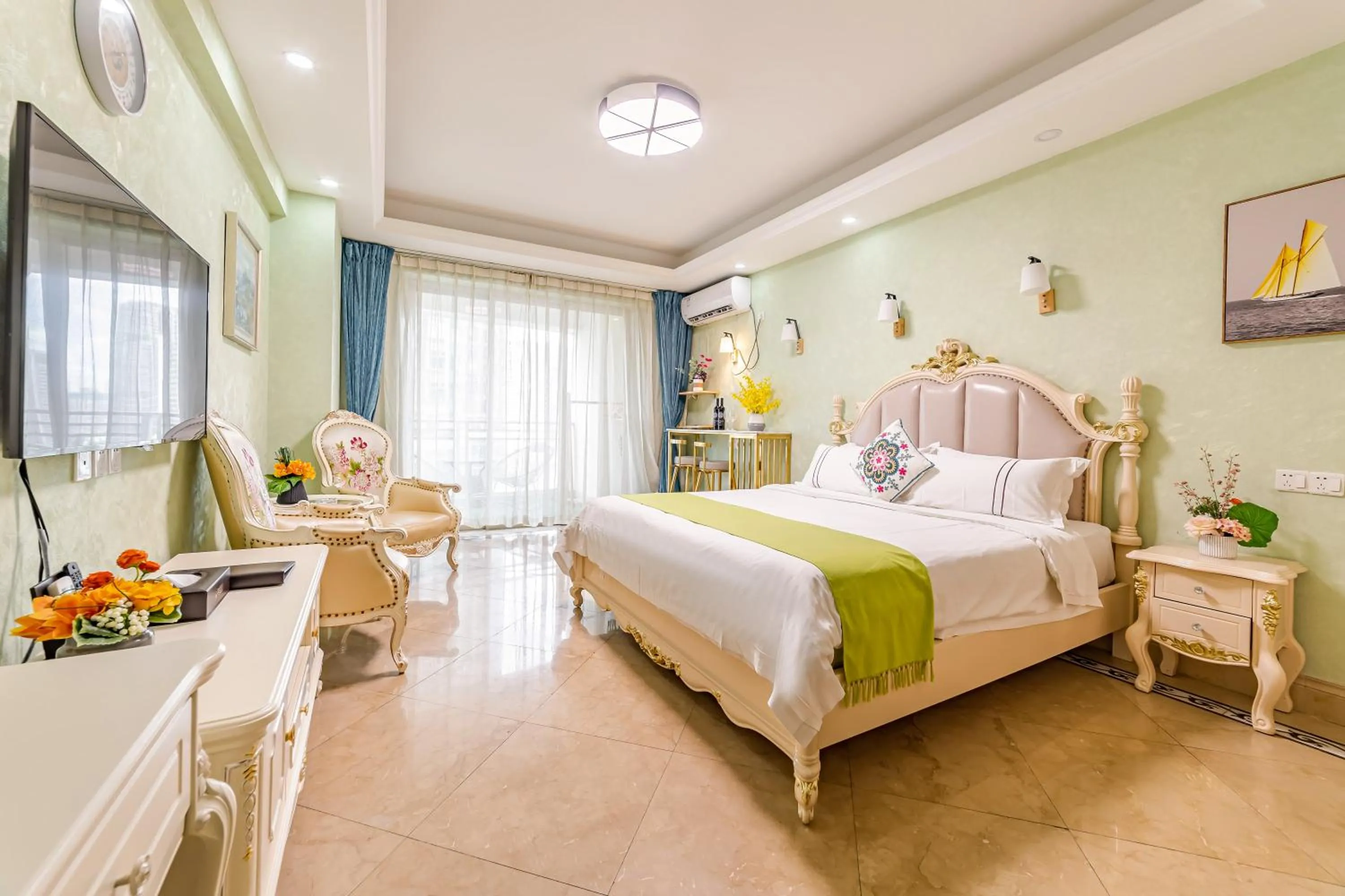 Bed in WAIFIDEN Guangzhou HaiZhu Square WanYi Apartment