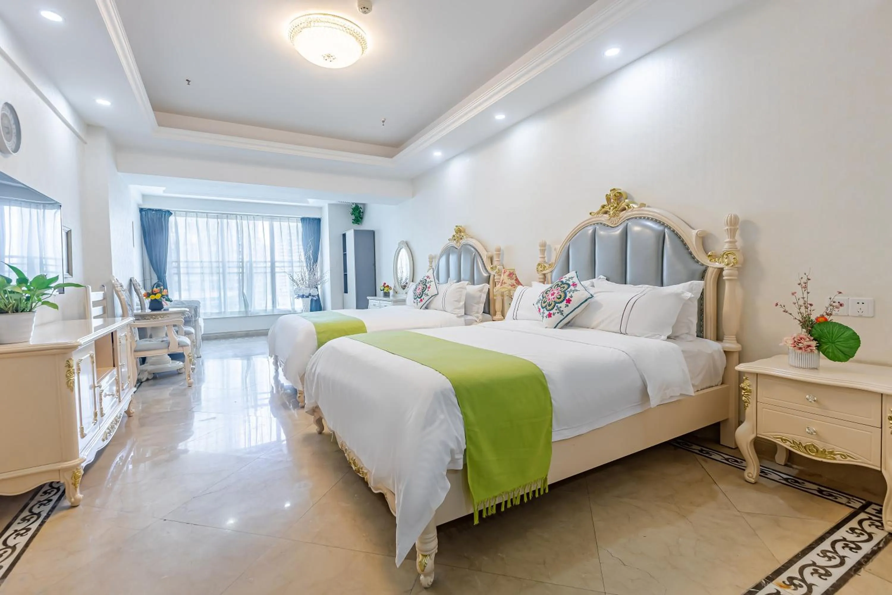 Bed in WAIFIDEN Guangzhou HaiZhu Square WanYi Apartment