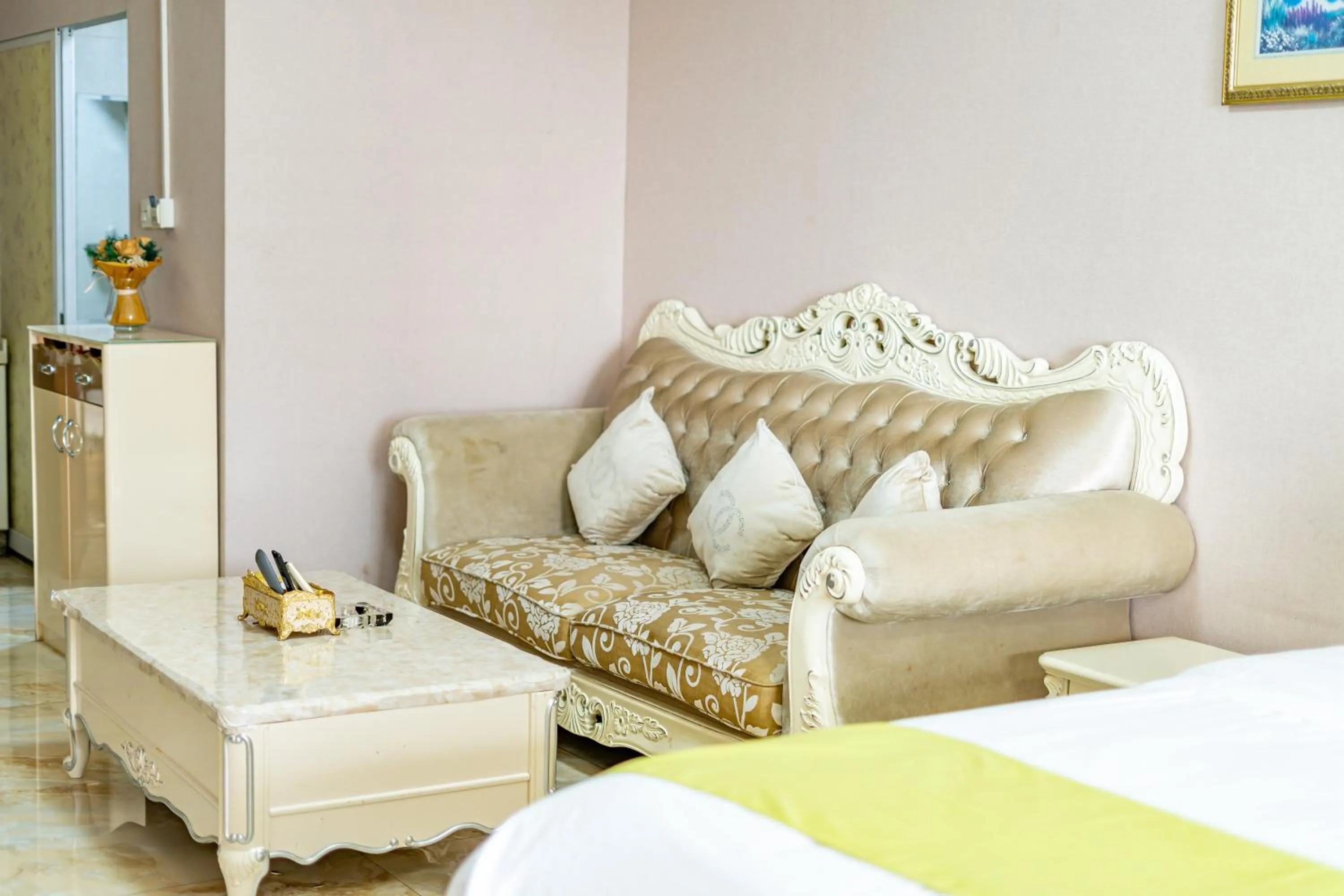 Bed in WAIFIDEN Guangzhou HaiZhu Square WanYi Apartment