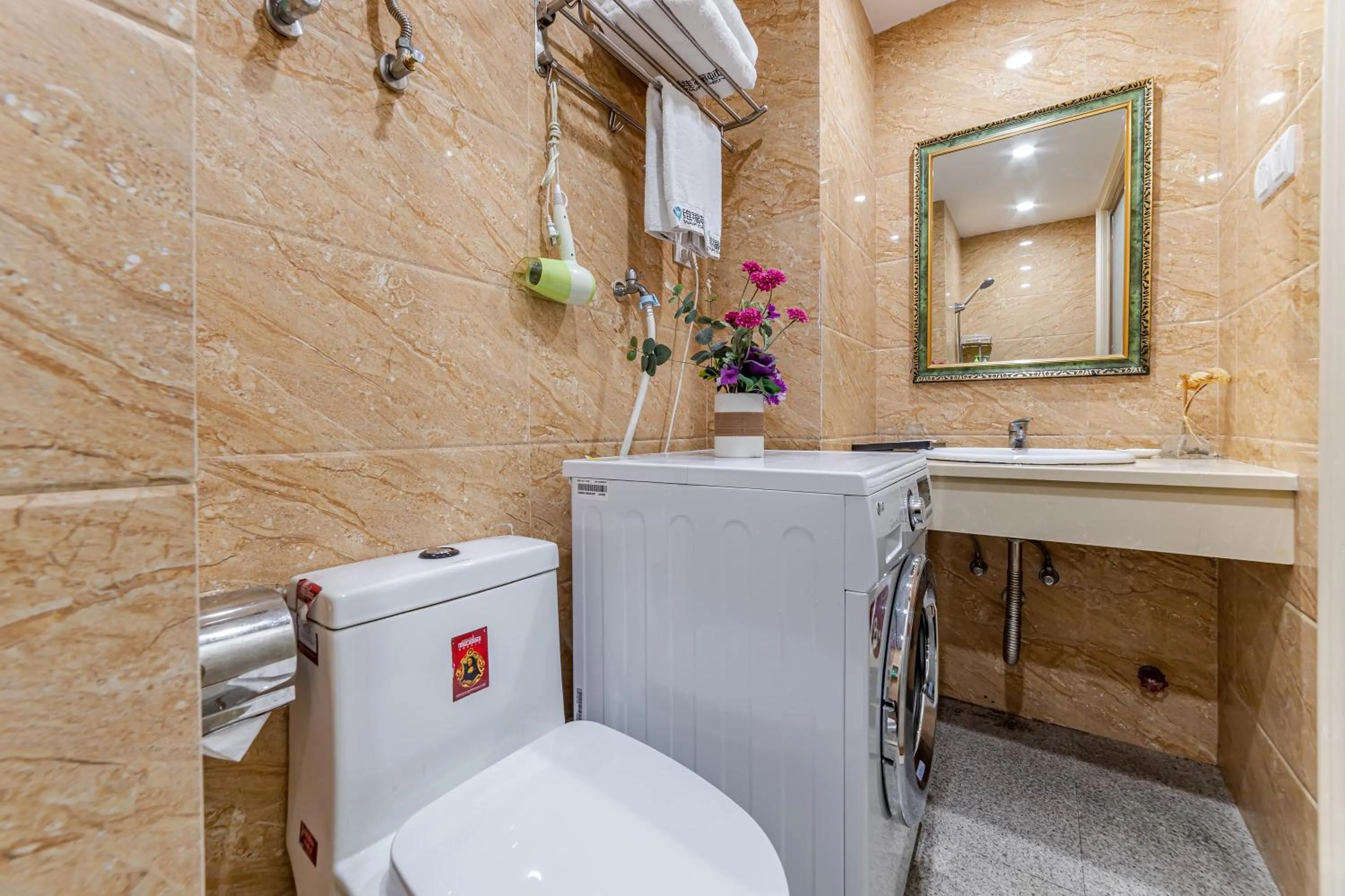 WAIFIDEN Guangzhou HaiZhu Square WanYi Apartment