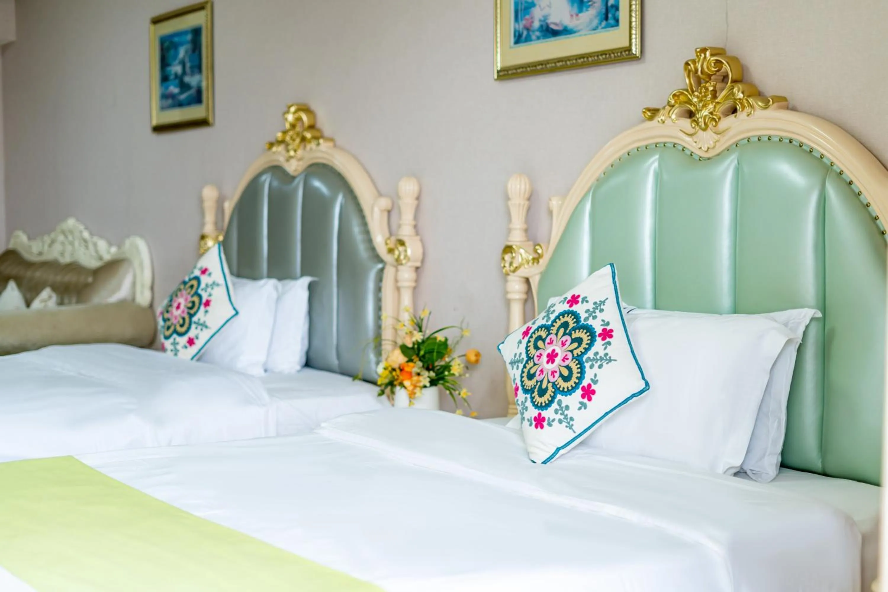 Bed in WAIFIDEN Guangzhou HaiZhu Square WanYi Apartment