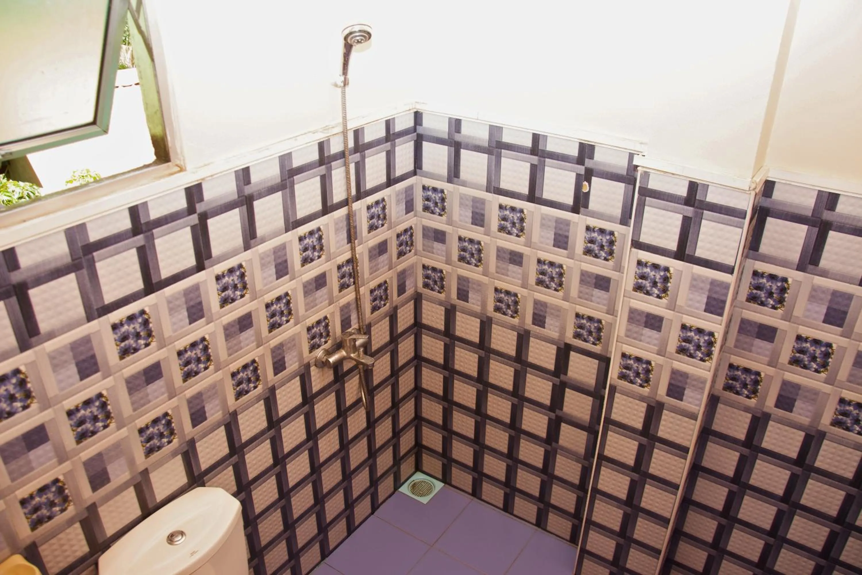 Toilet in 9 Arch view rest inn