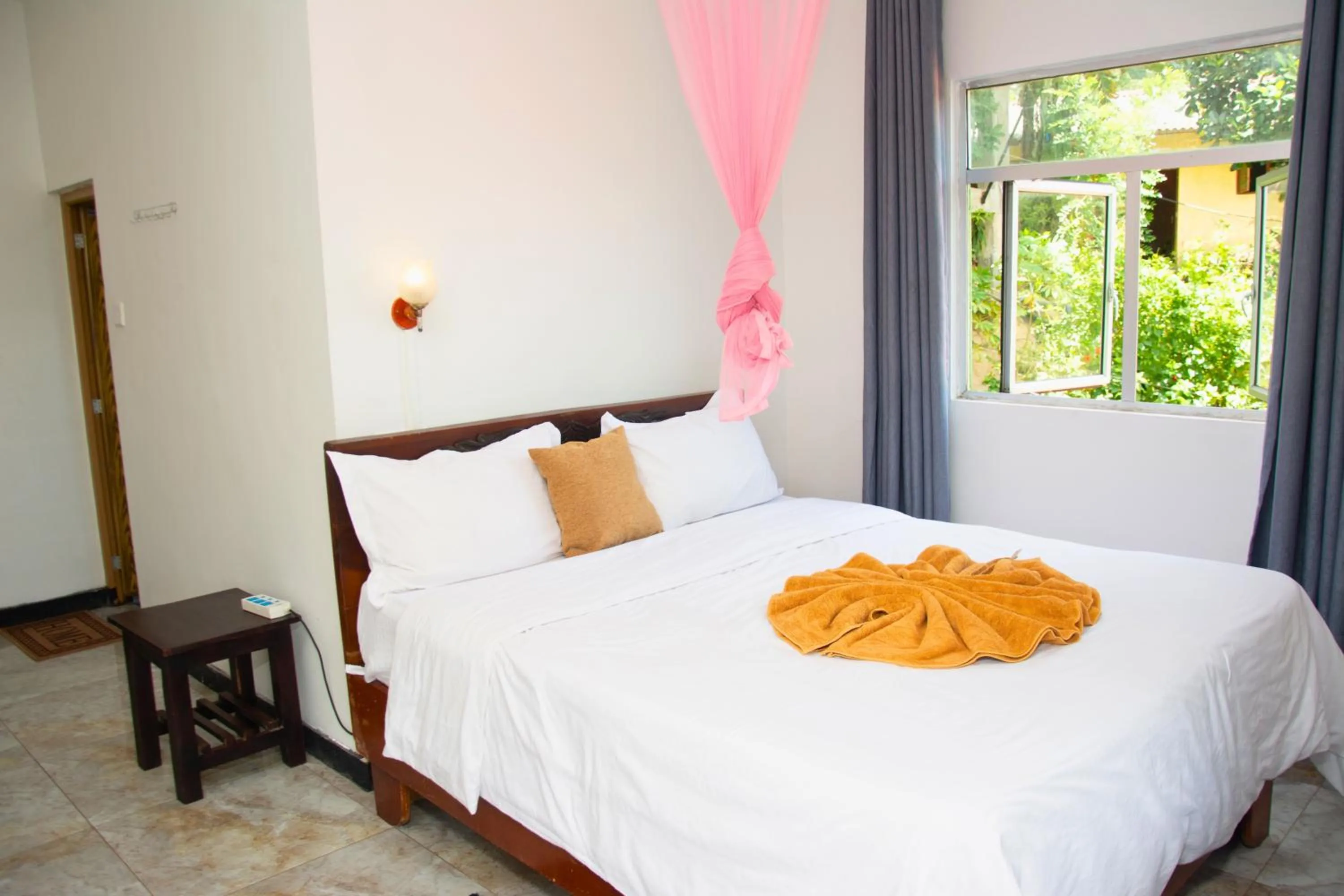 Bed in 9 Arch view rest inn