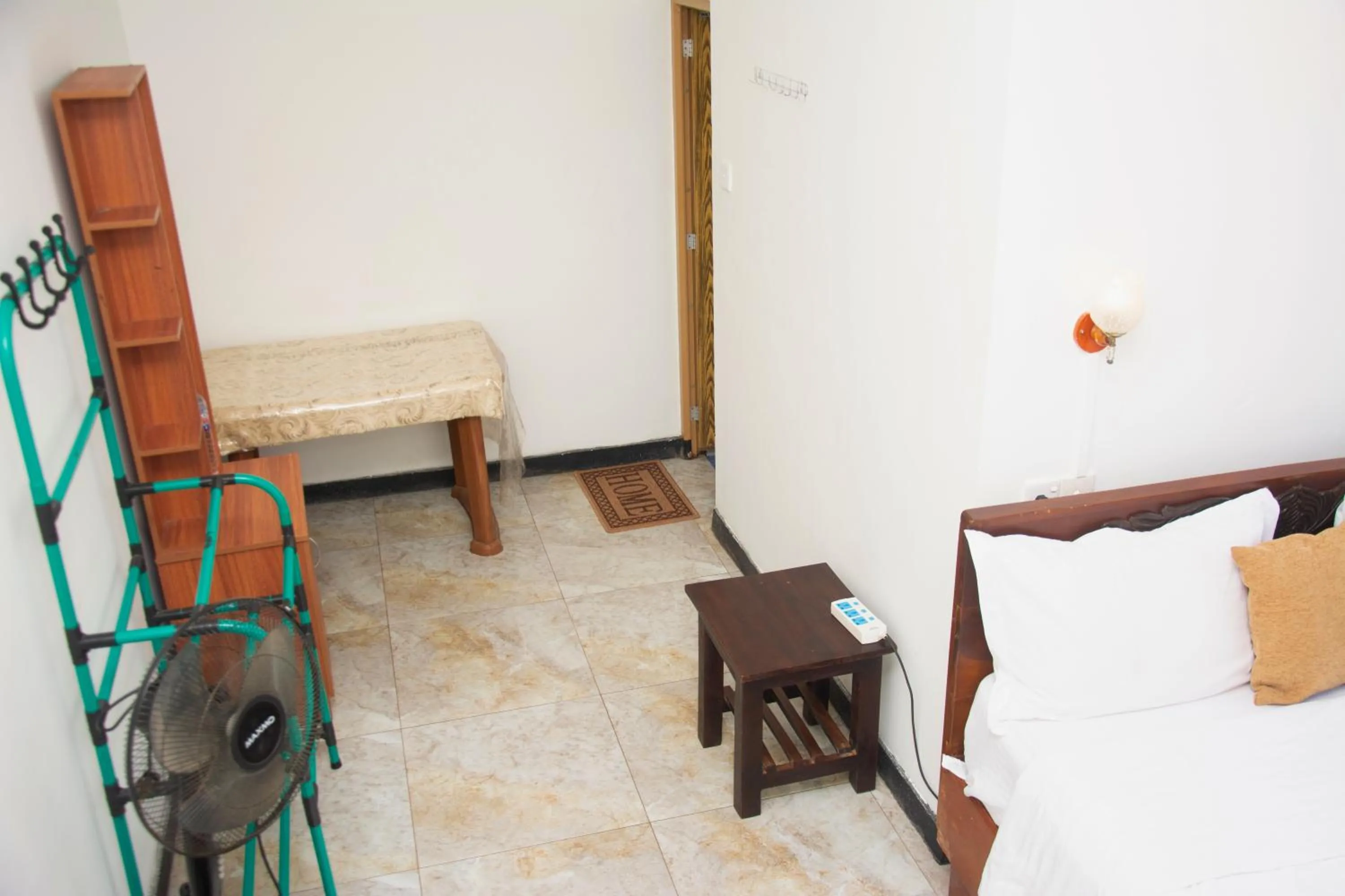 Seating area, Bed in 9 Arch view rest inn