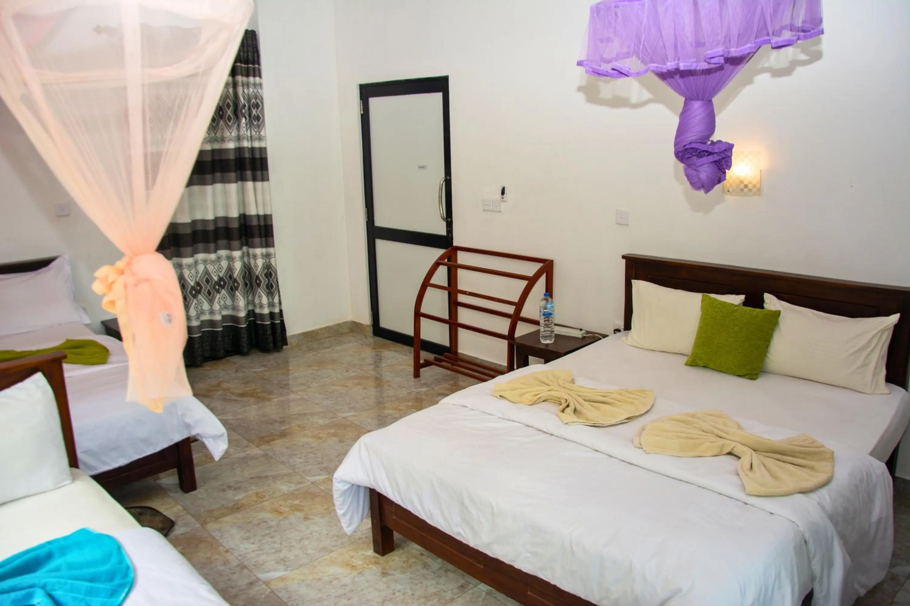 Bed in 9 Arch view rest inn