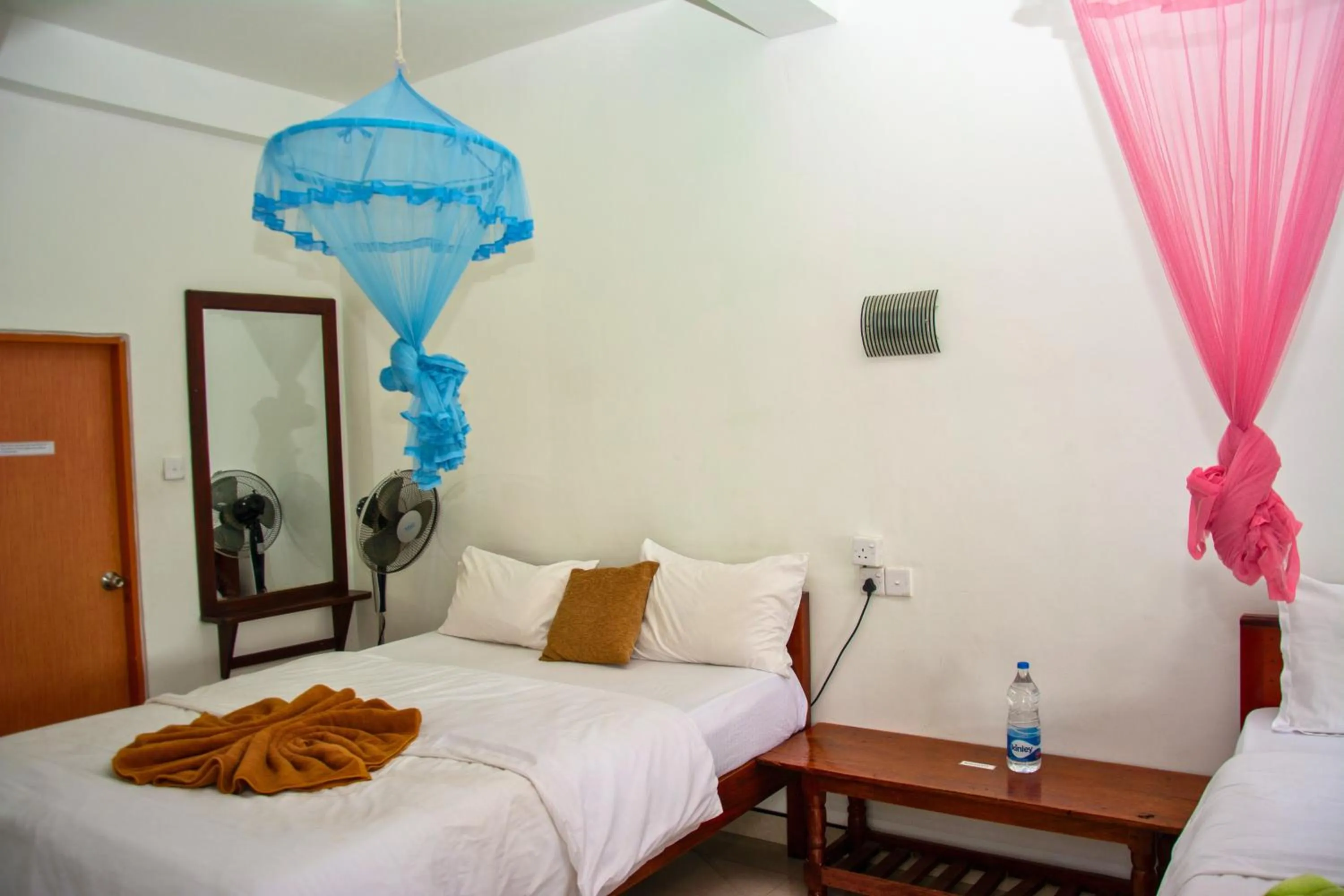 Bed in 9 Arch view rest inn