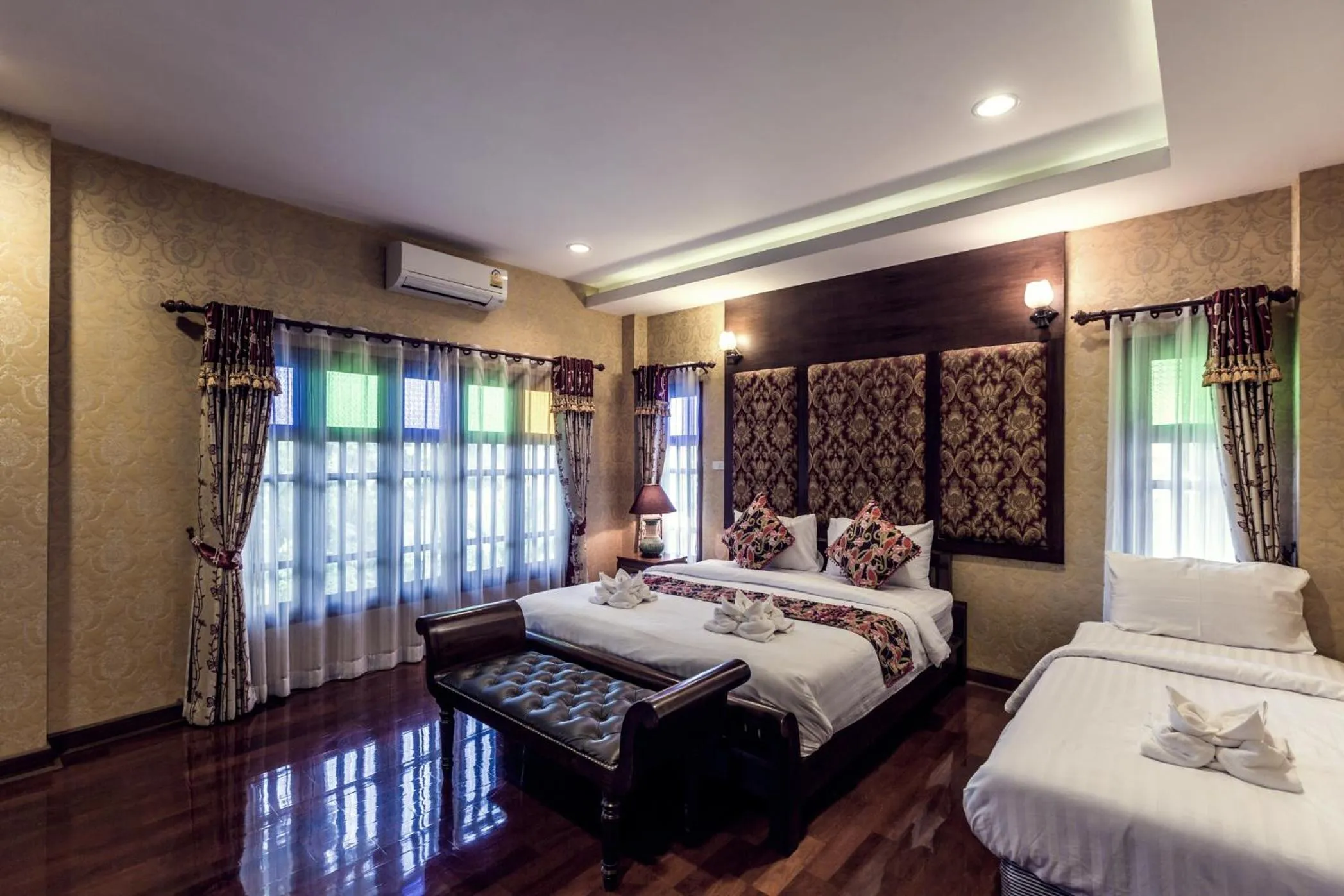 Bed in Buraphat Resort