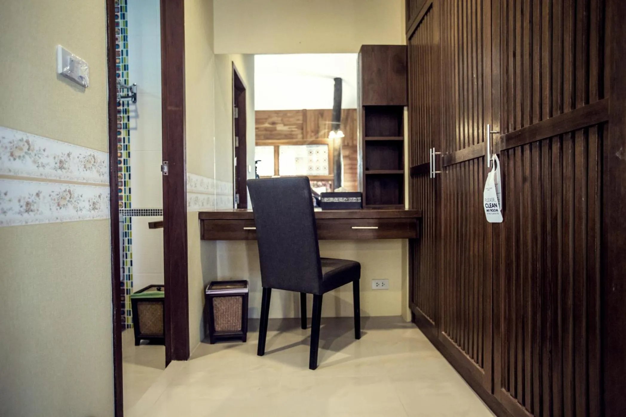 hair dresser in Buraphat Resort