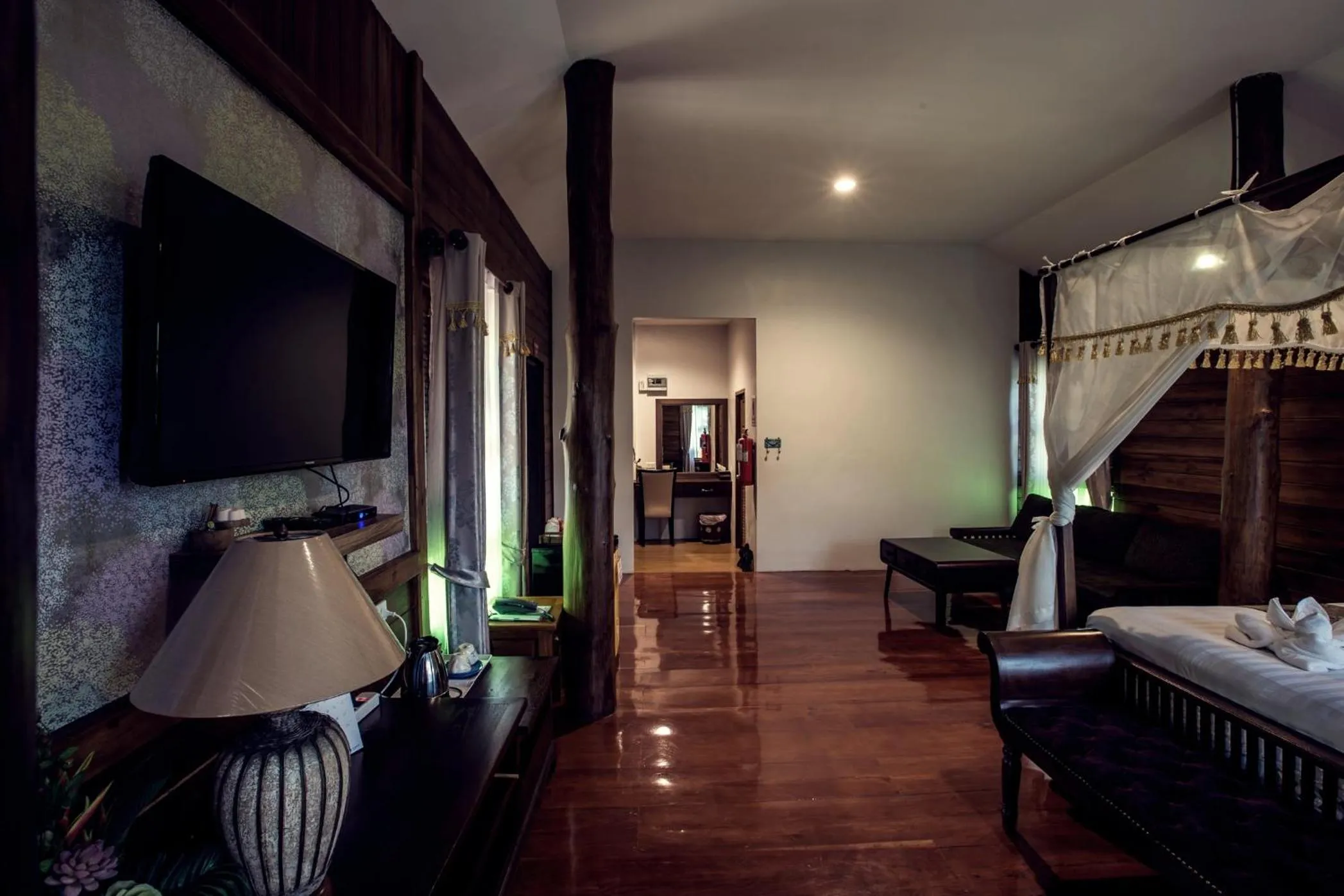 Photo of the whole room, Bed in Buraphat Resort