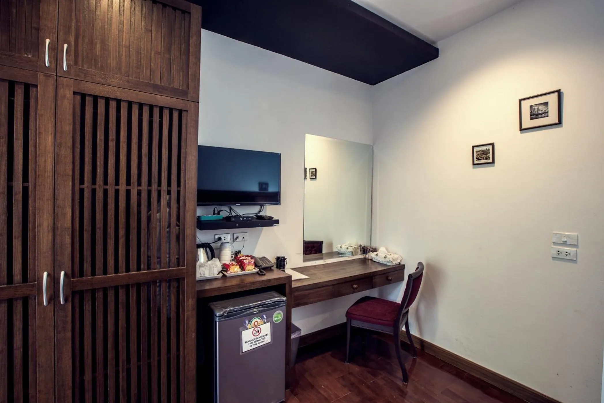 TV and multimedia in Buraphat Resort