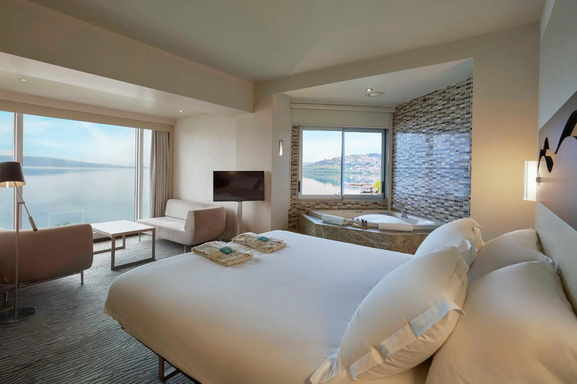 Bed in Richmond Nua Wellness Spa - Adult Only