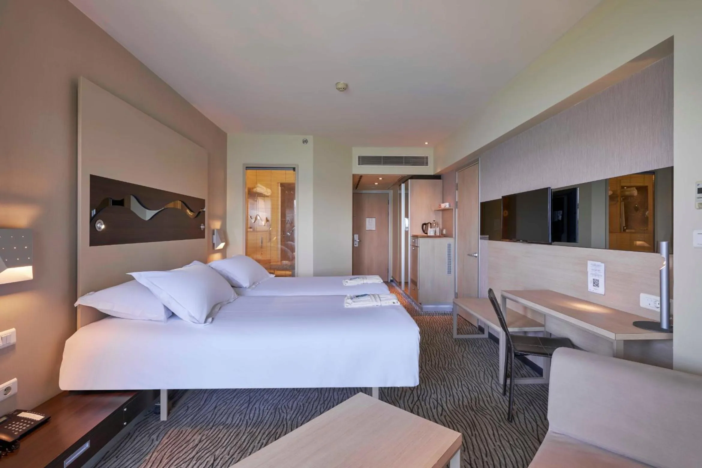 Bed in Richmond Nua Wellness Spa - Adult Only