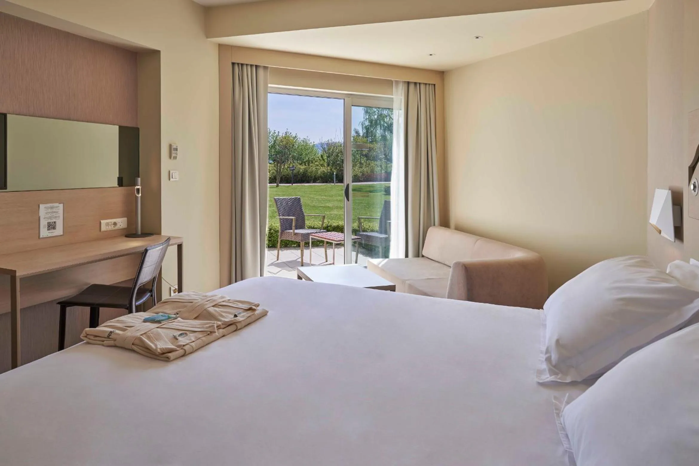 Bed in Richmond Nua Wellness Spa - Adult Only