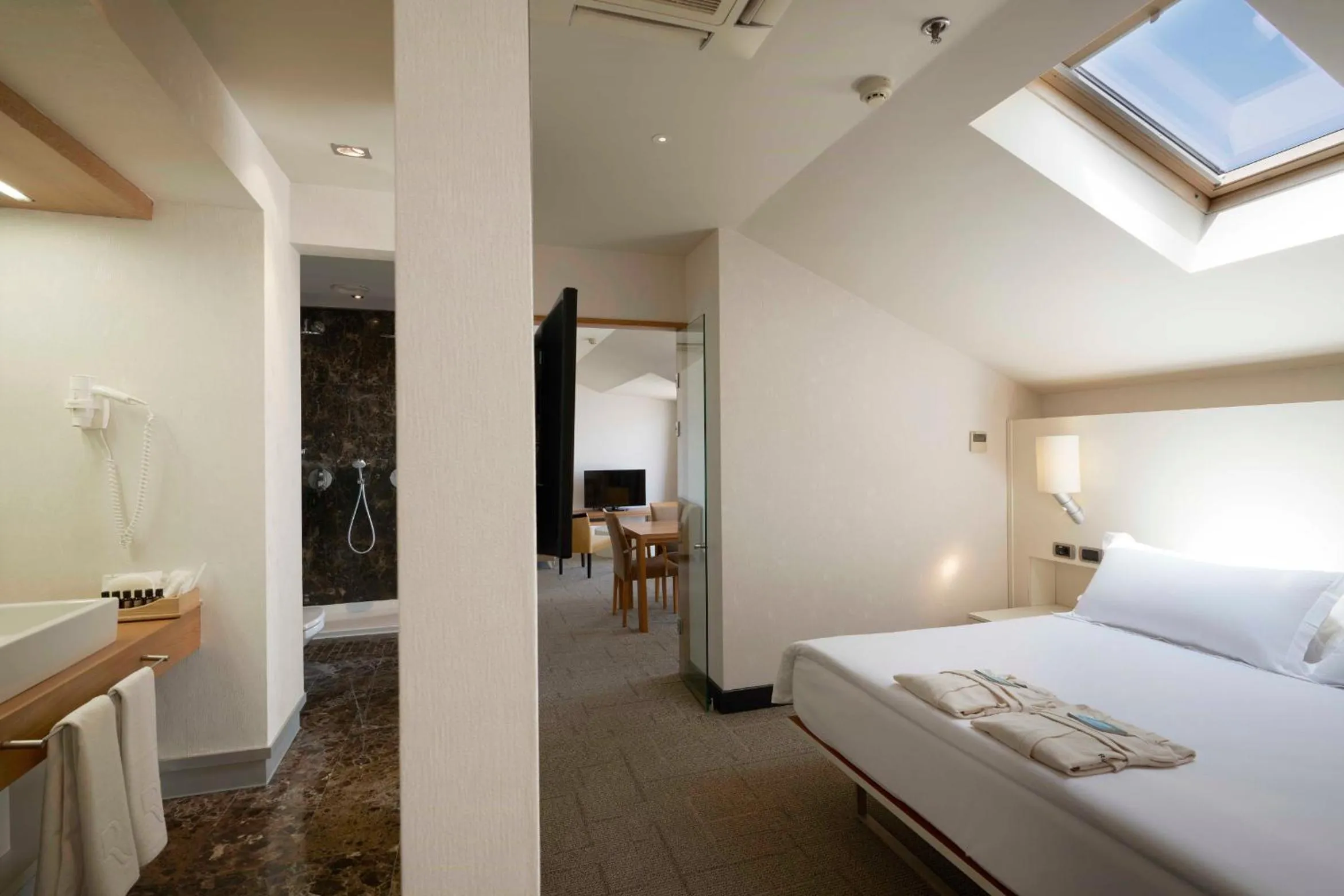 Bed in Richmond Nua Wellness Spa - Adult Only