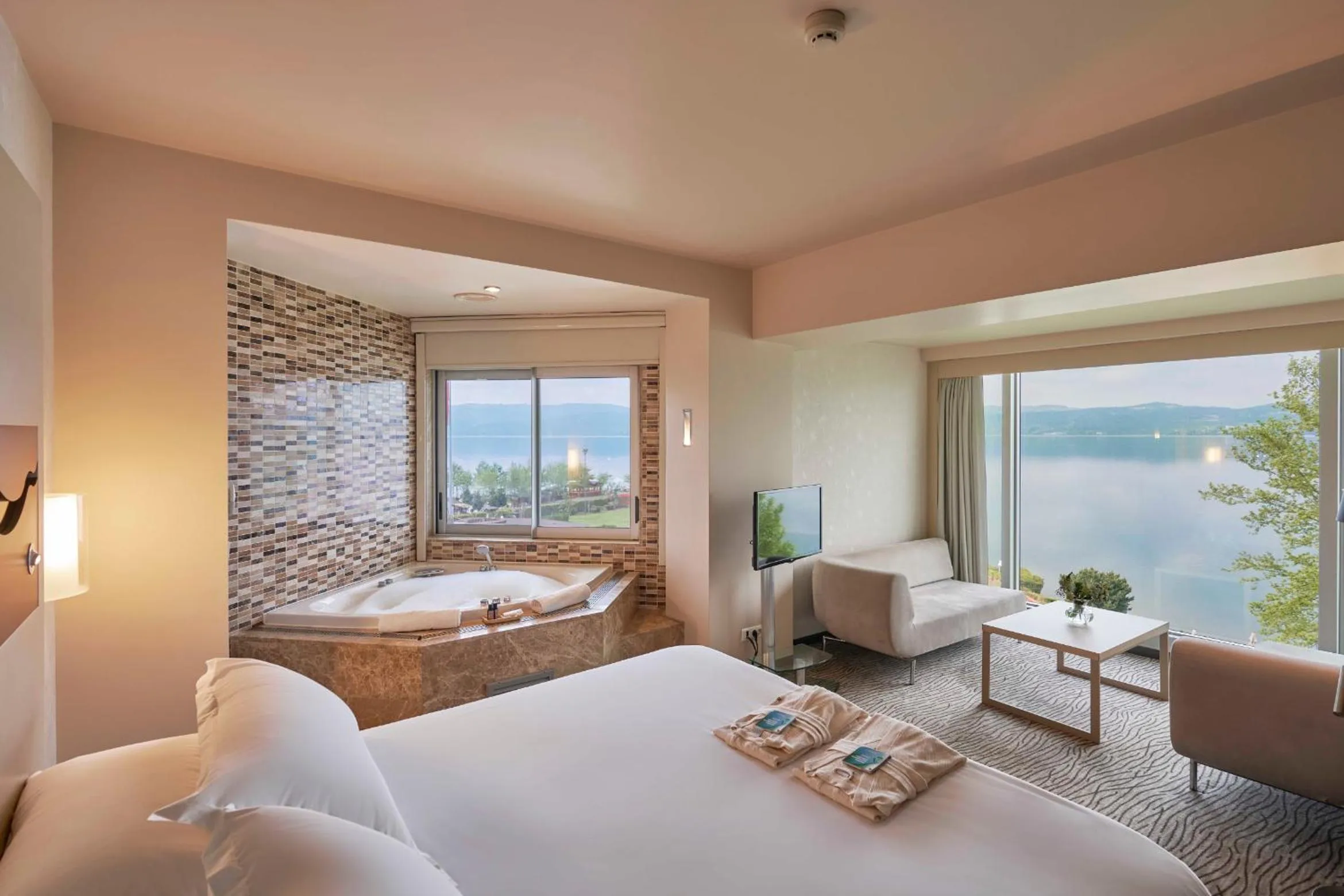 Bed in Richmond Nua Wellness Spa - Adult Only