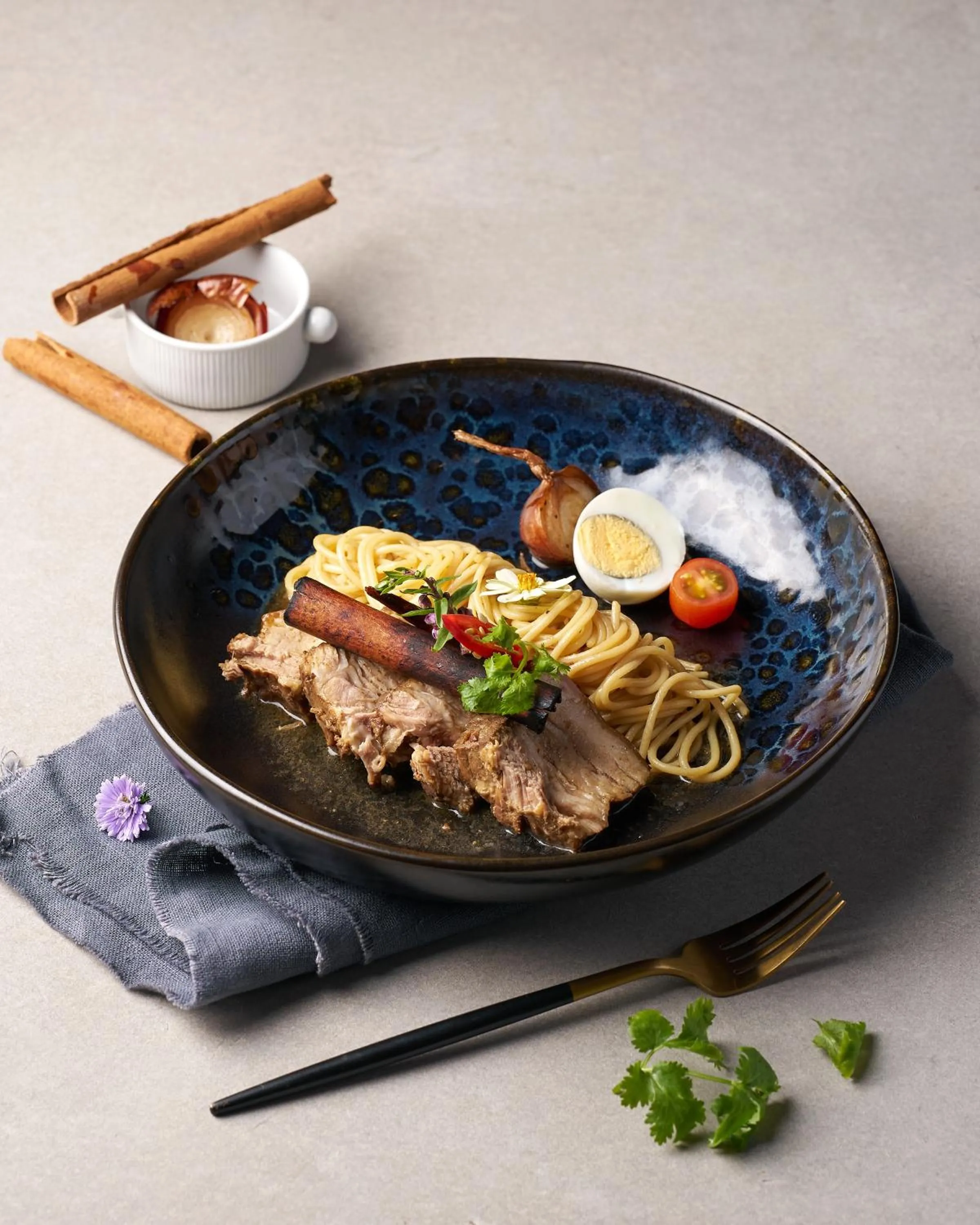 Restaurant/places to eat in Patong Bay Hill