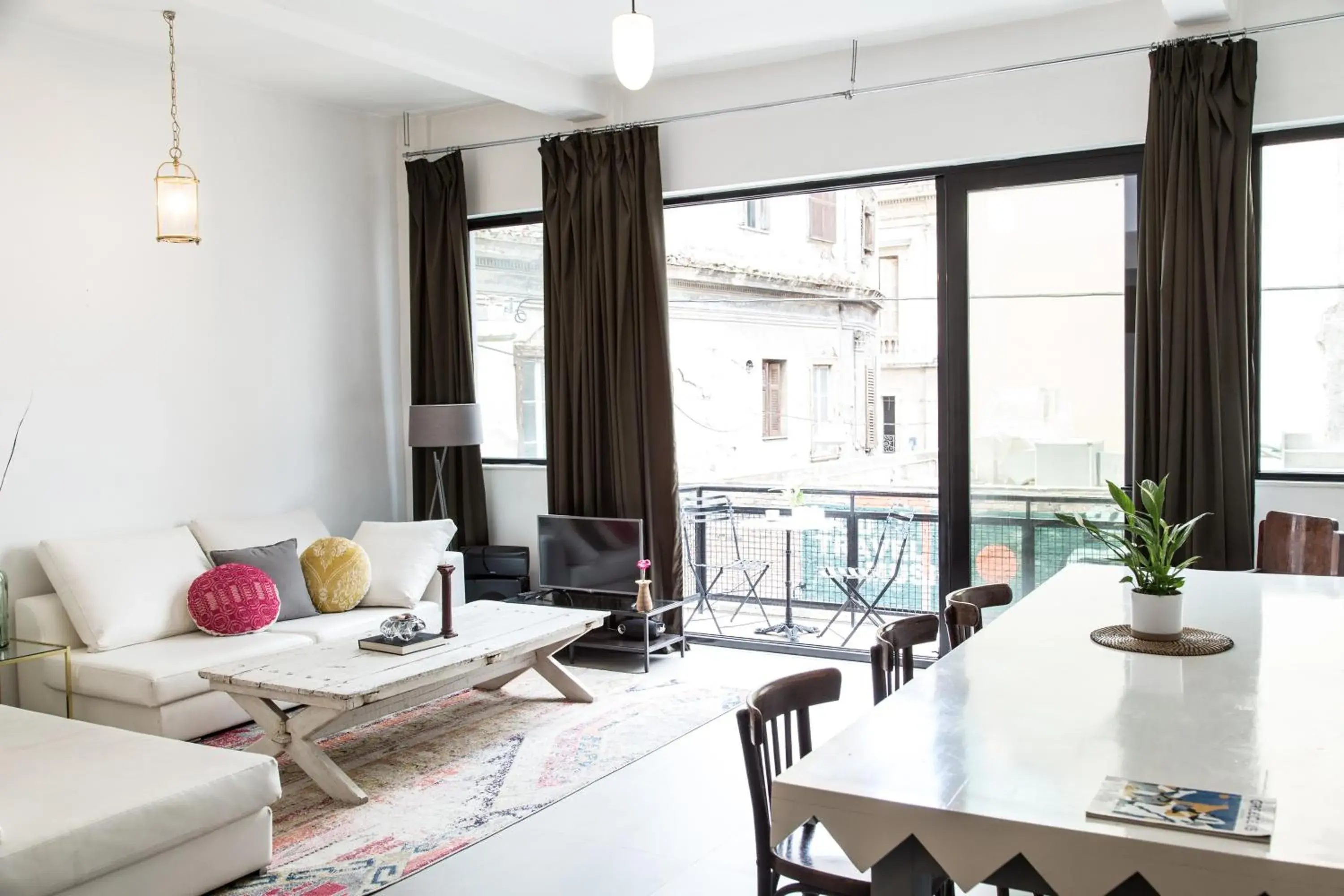 Two-Bedroom Apartment with Balcony in Concierge Monastiraki Two-Bedroom Apartment with Balcony in Concierge Monastiraki