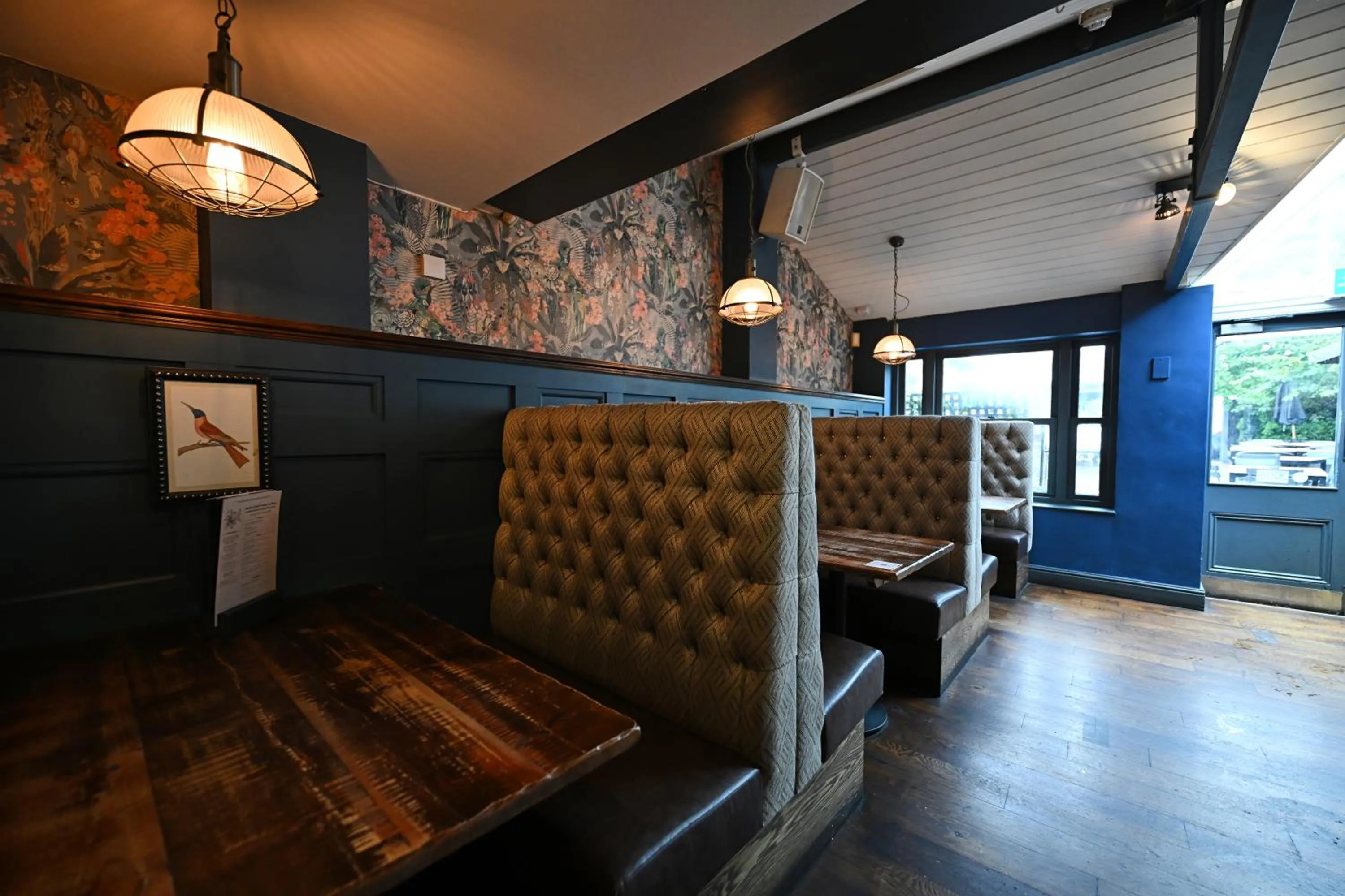 Restaurant/places to eat in The King's Head