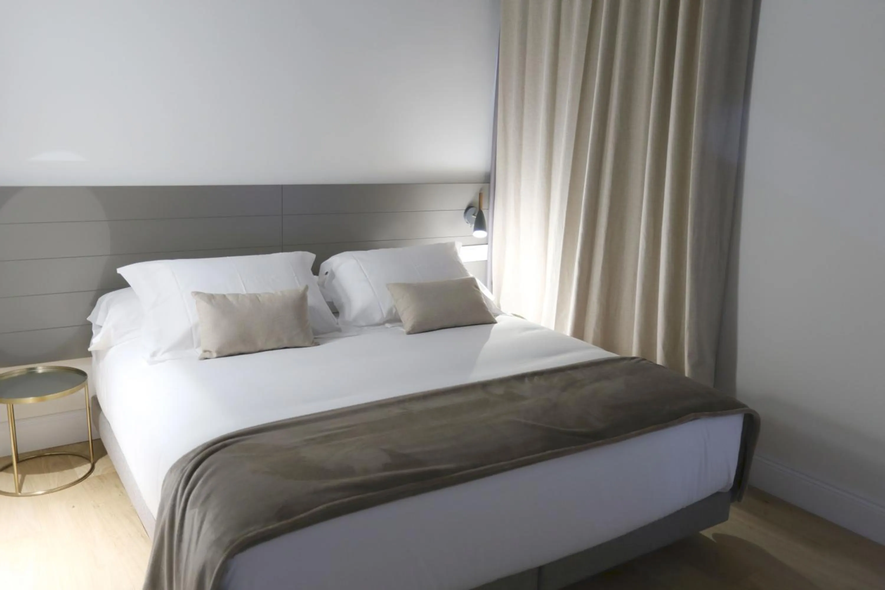 Bedroom, Bed in Apartaments Plaça Del Vi