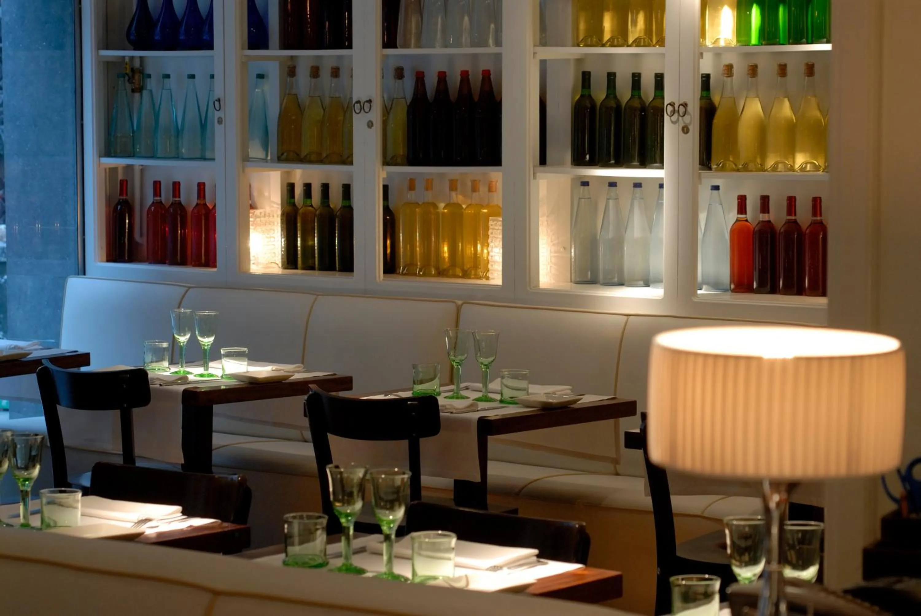 Restaurant/places to eat in Apartaments Plaça Del Vi