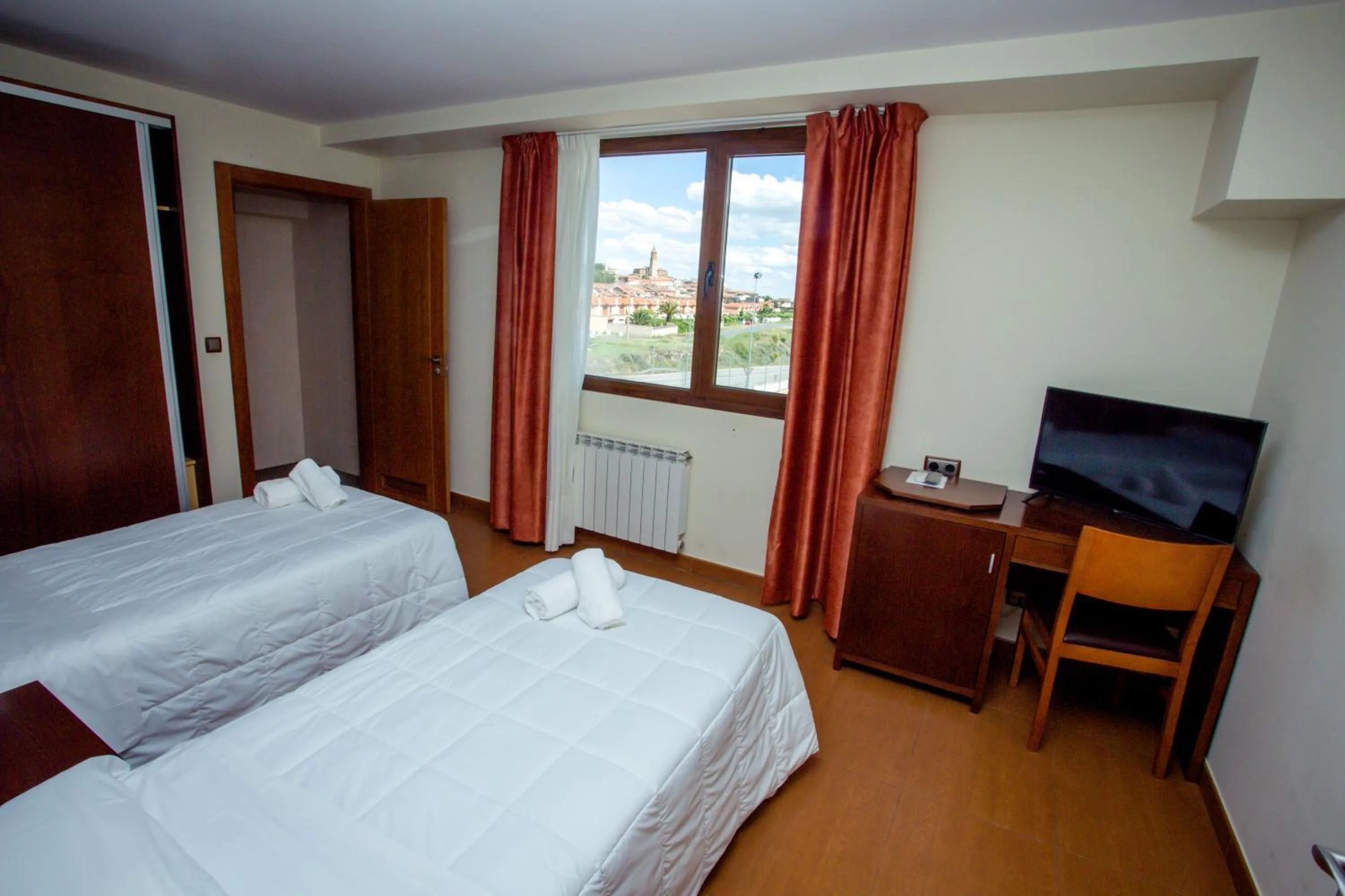 Bed in Hotel Villa De Cárcar