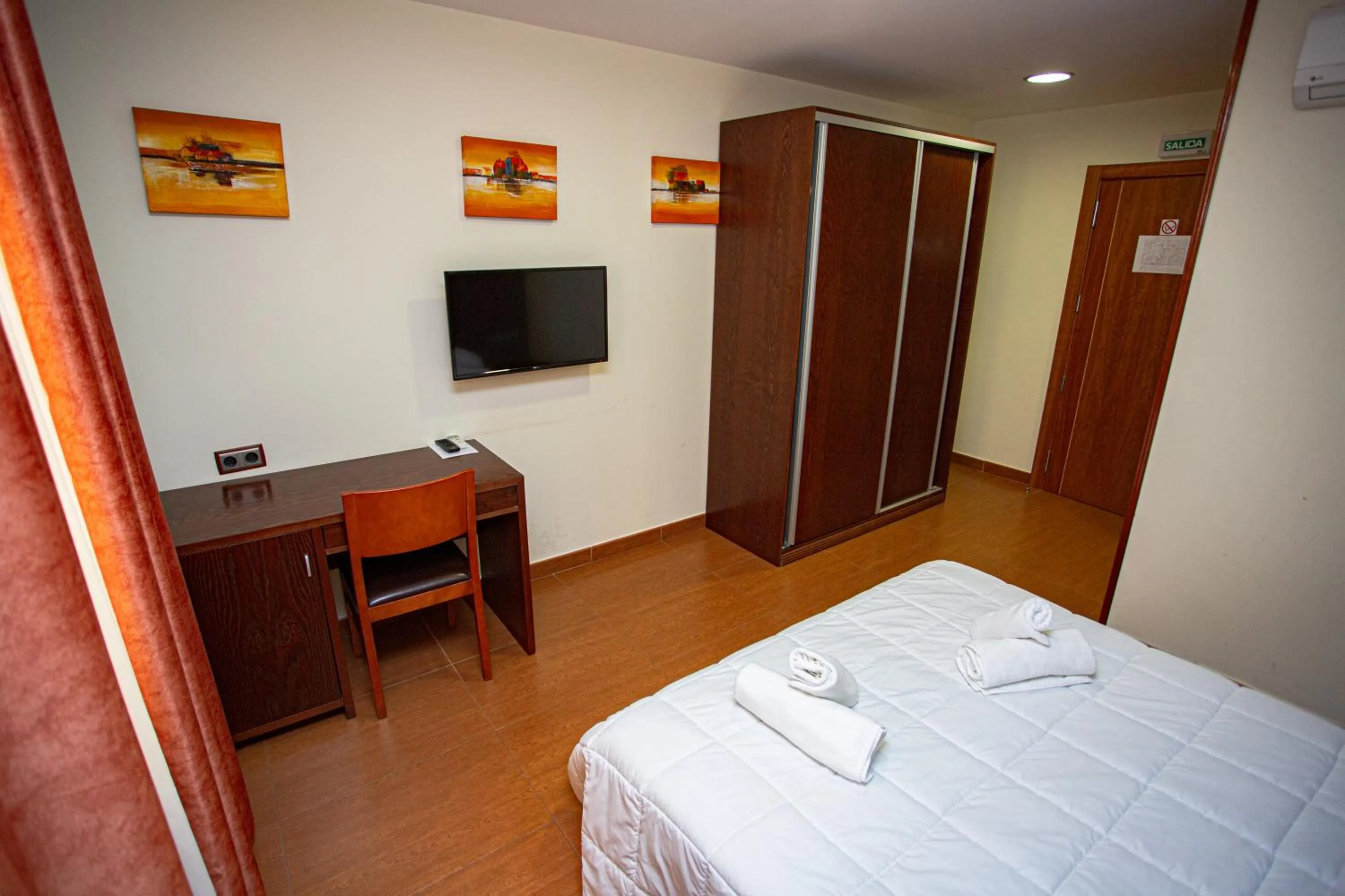 Bed in Hotel Villa De Cárcar