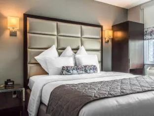 Bed in Umbrella Hotel Bronx