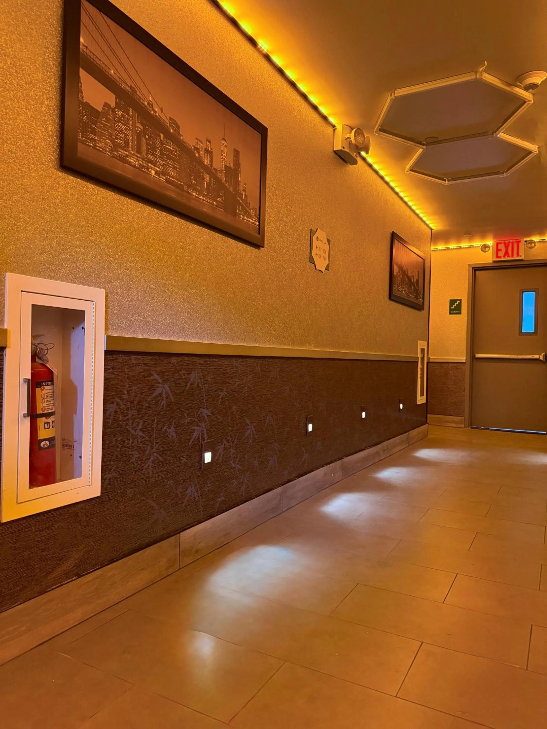 Umbrella Hotel Bronx