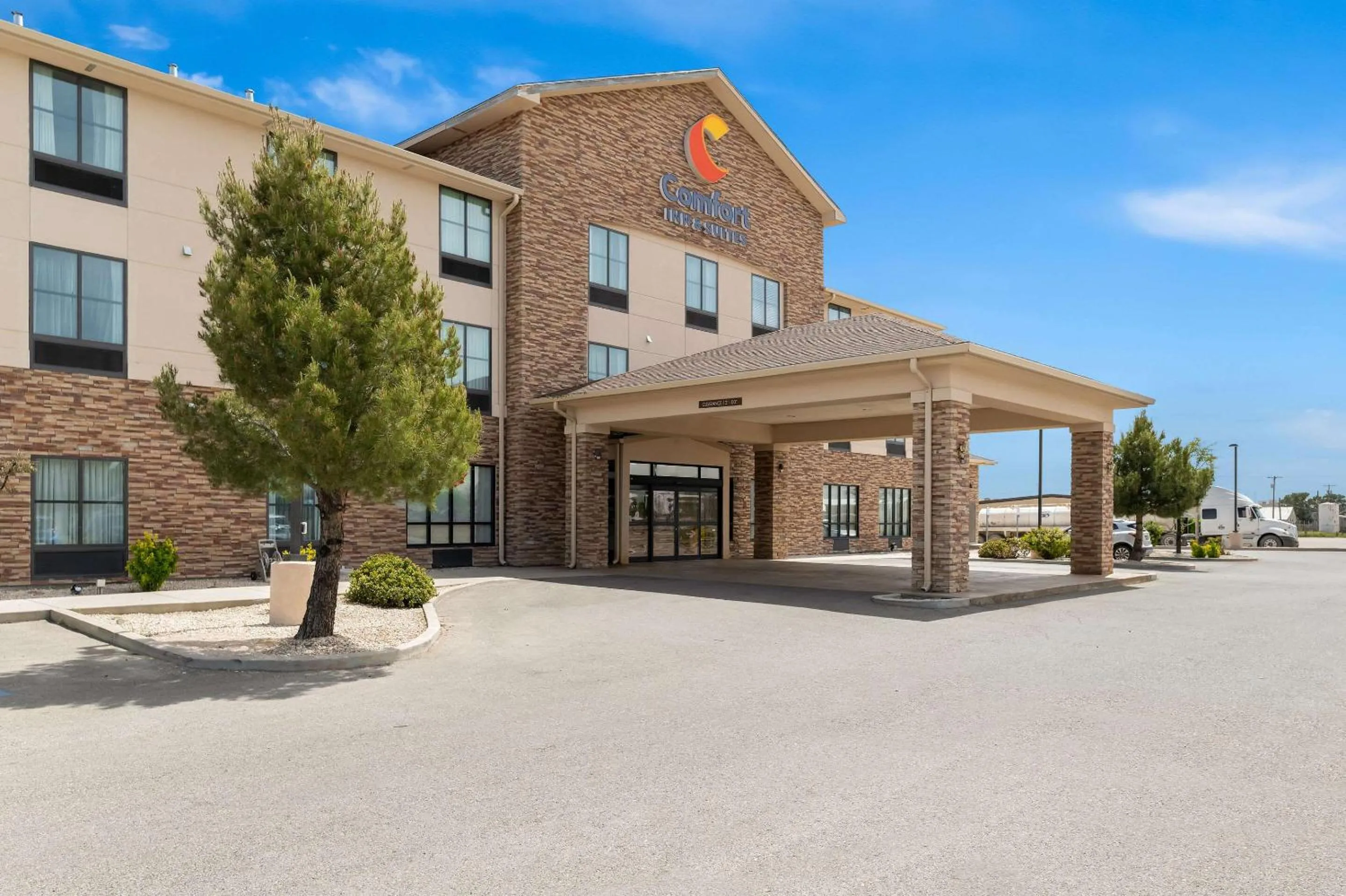 Property building in Comfort Inn & Suites Lovington