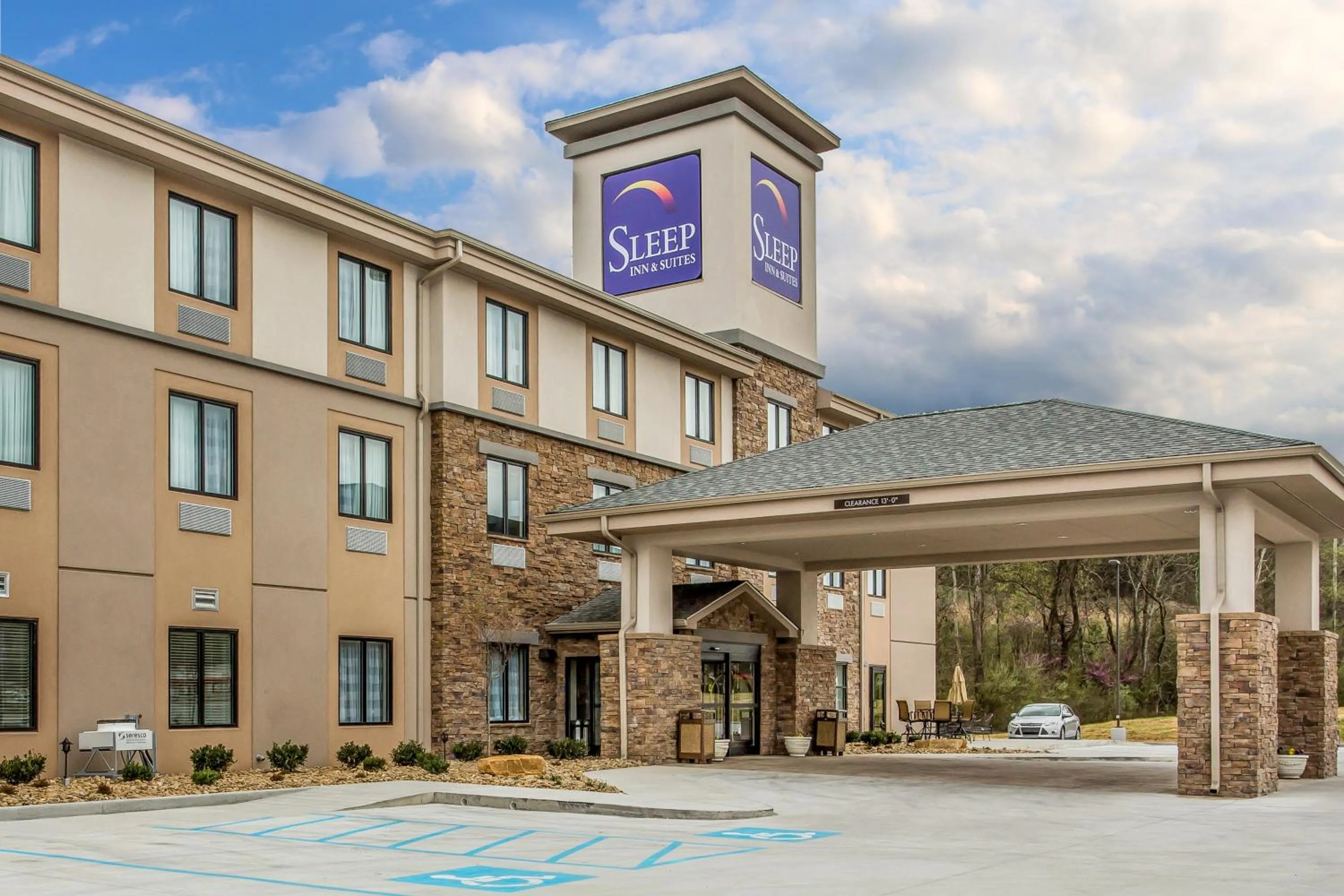 Facade/entrance in Sleep Inn & Suites Dayton South