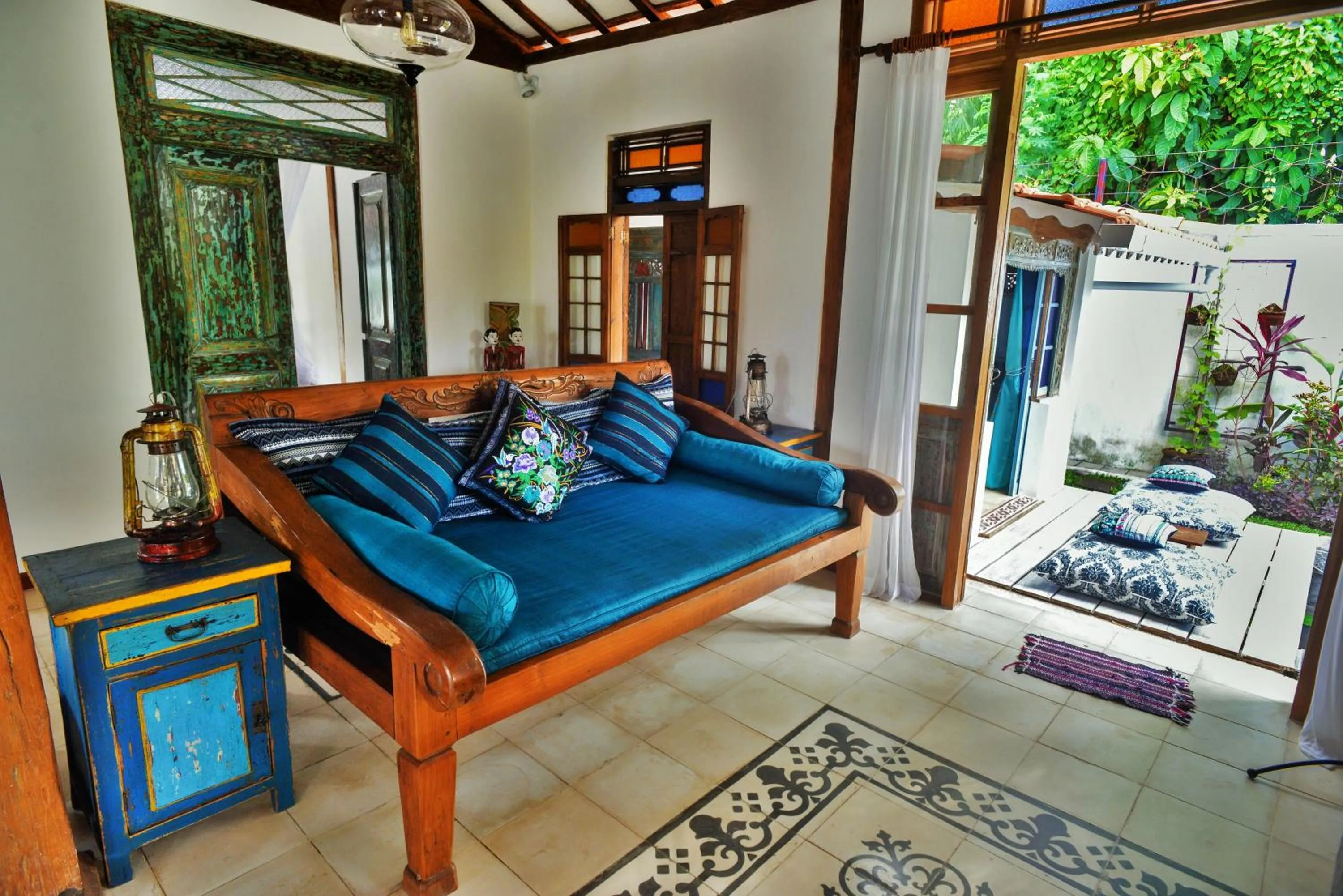 Seating area in Lata Lama