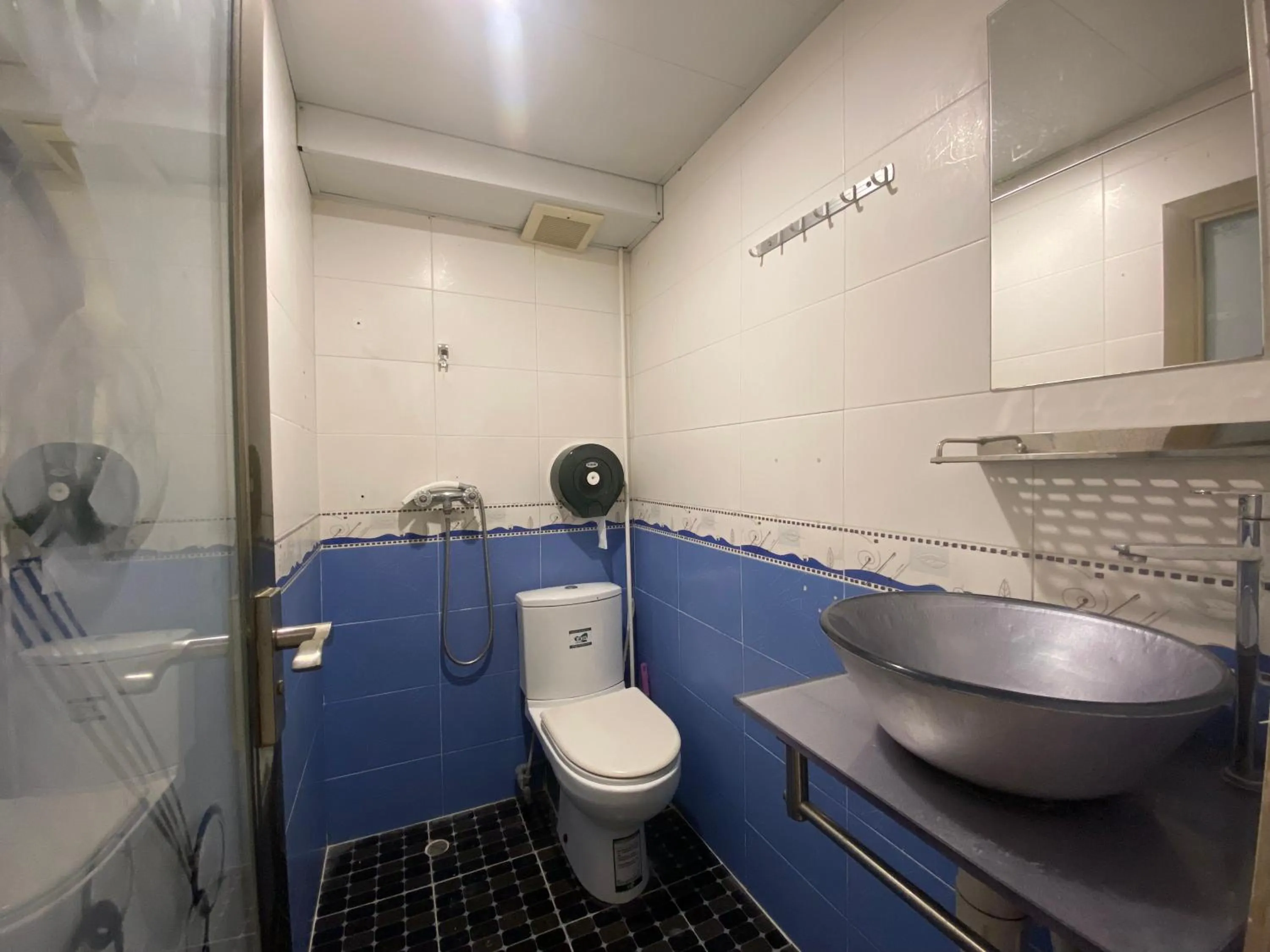 Bathroom in Comfort Hostel