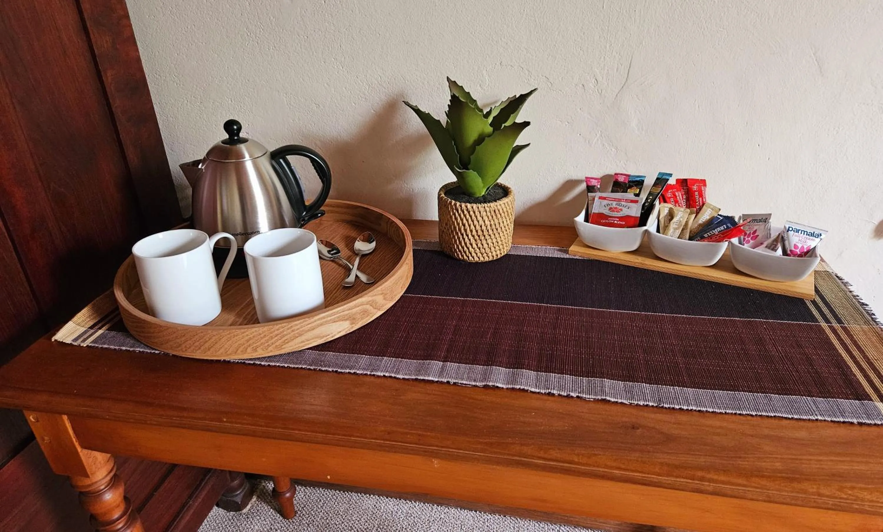 Coffee/tea facilities in Rawsonville House