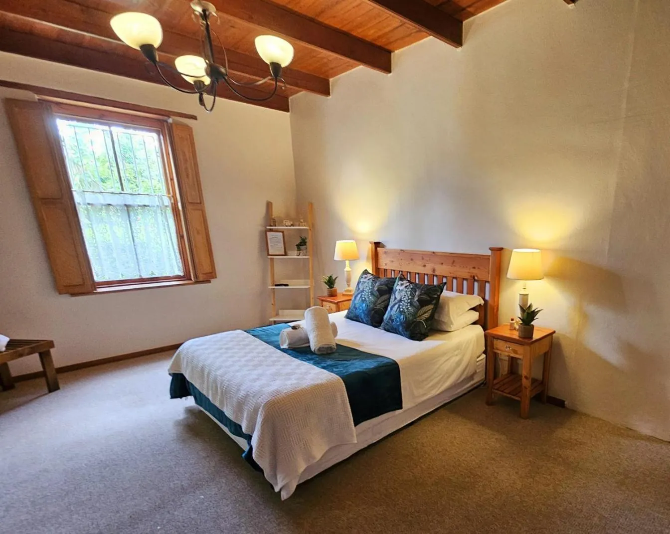 Bedroom, Bed in Rawsonville House