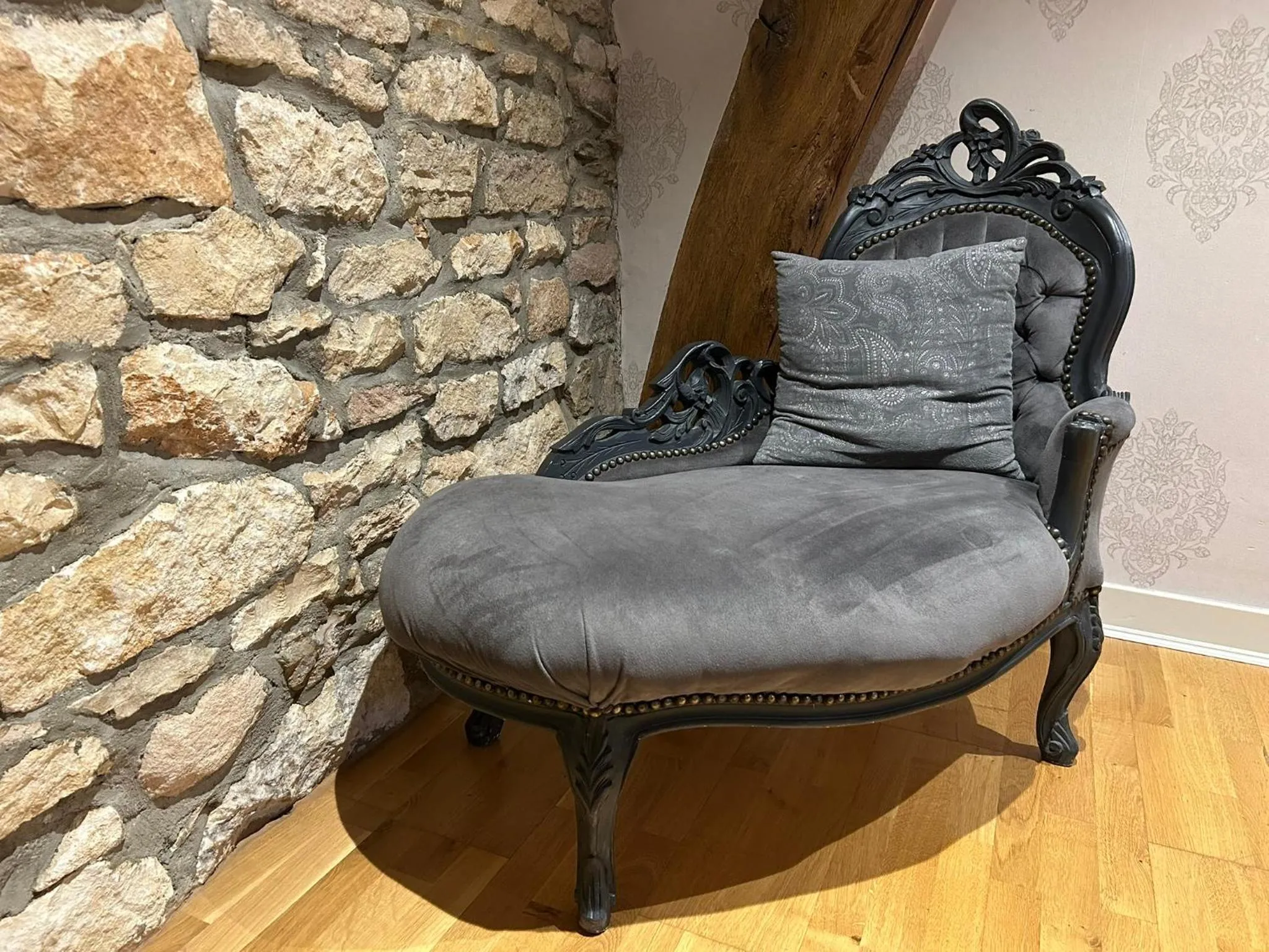 Decorative detail in Domaine Pont Juillet