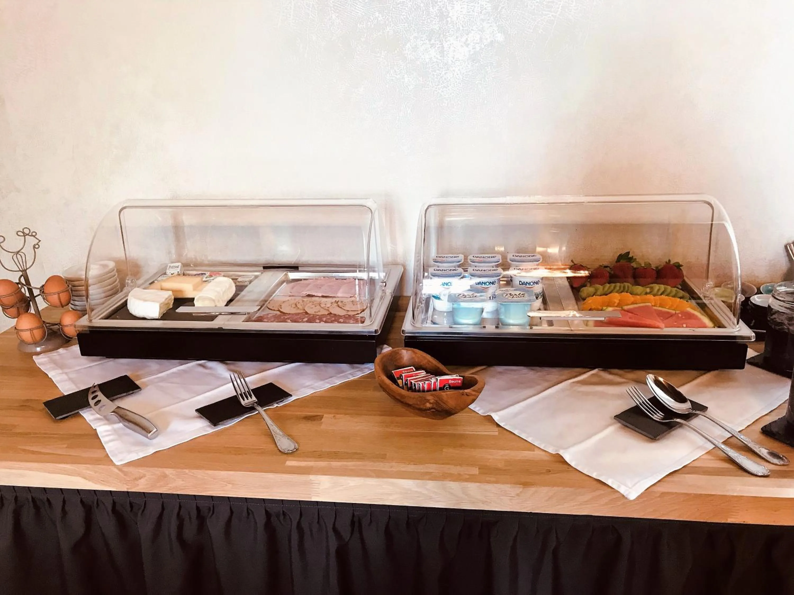 Continental breakfast in Domaine Pont Juillet