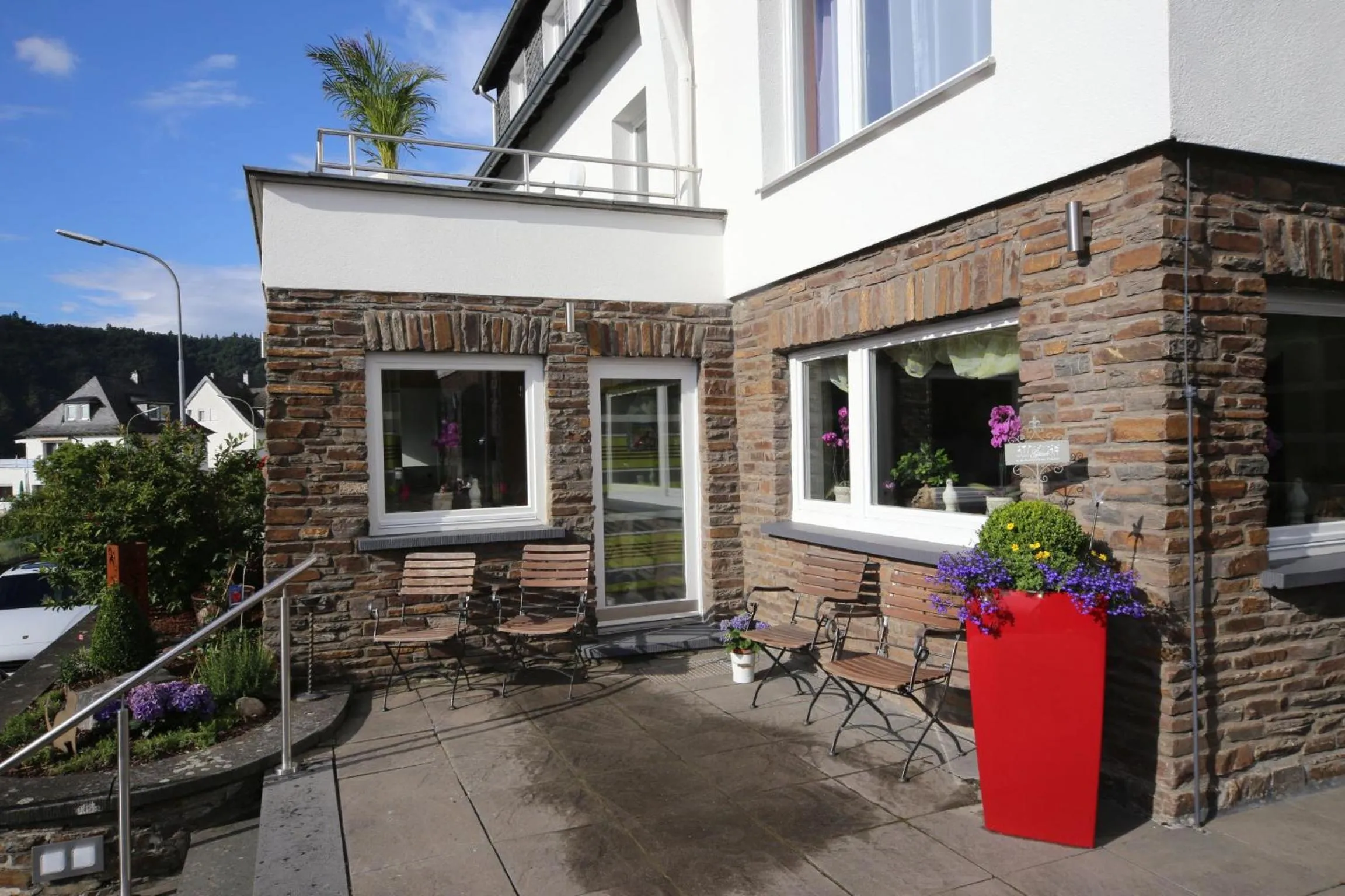 Facade/entrance in Hotel Vintage Am Bundesbank-Bunker