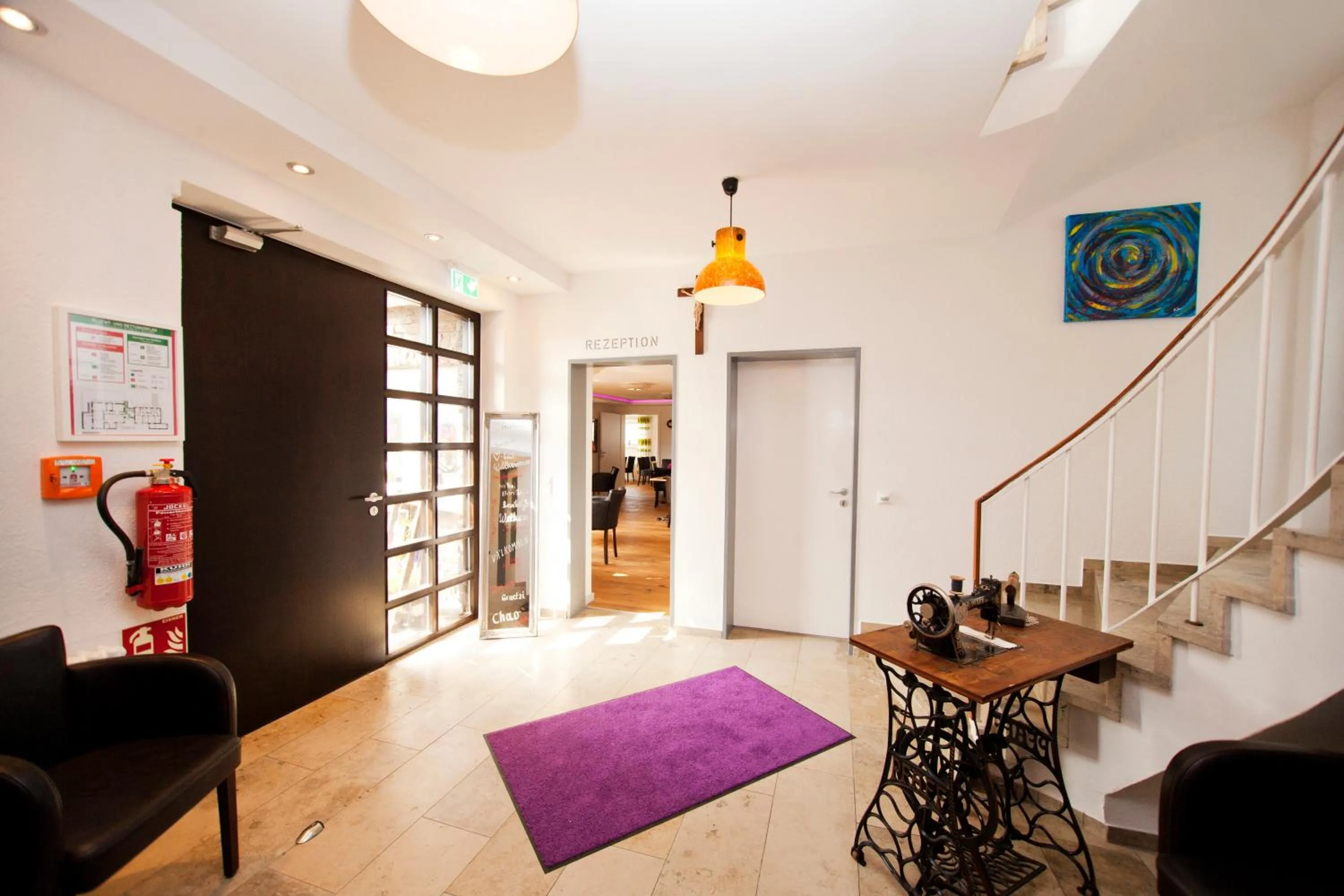 Facade/entrance in Hotel Vintage Am Bundesbank-Bunker