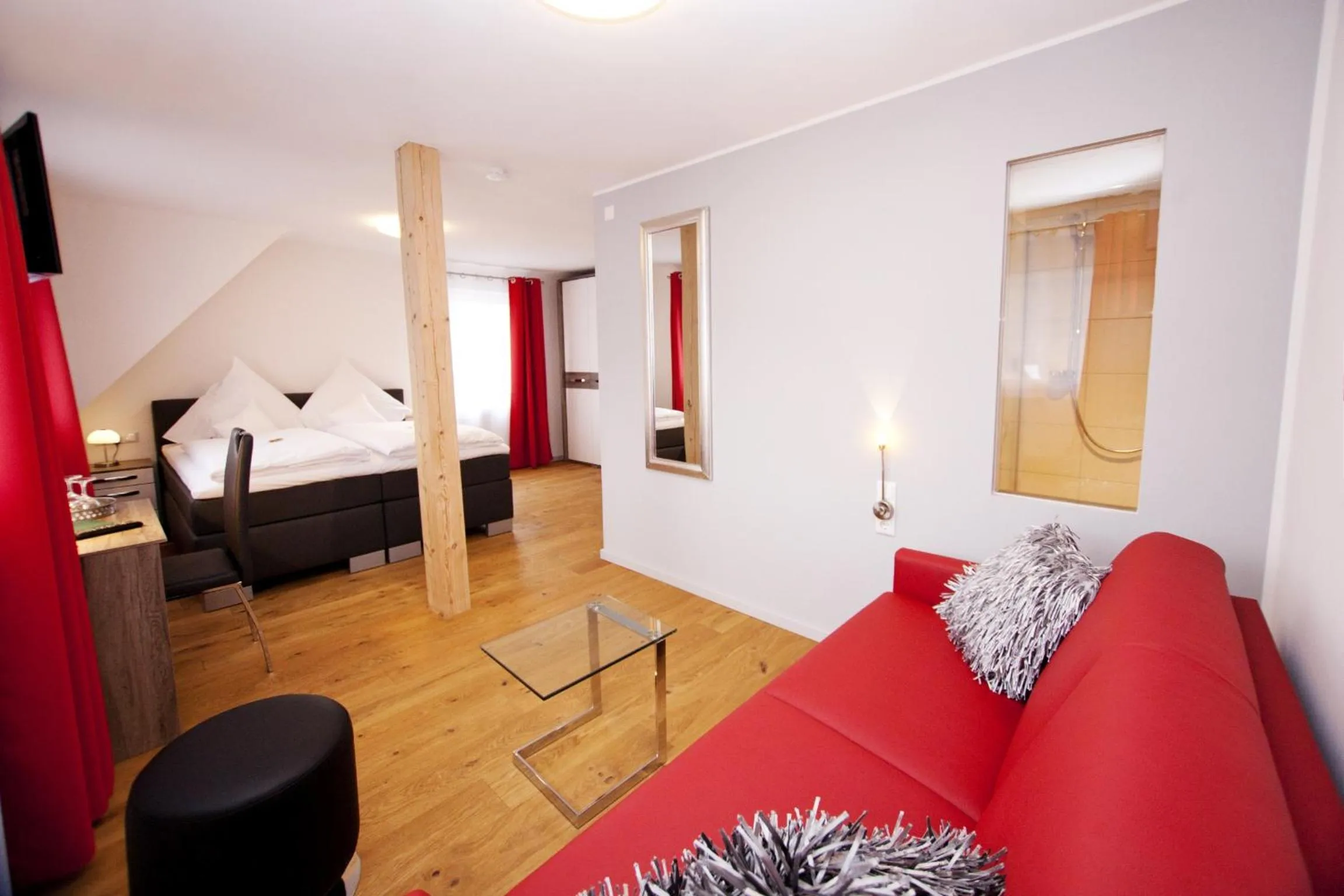 Photo of the whole room in Hotel Vintage Am Bundesbank-Bunker