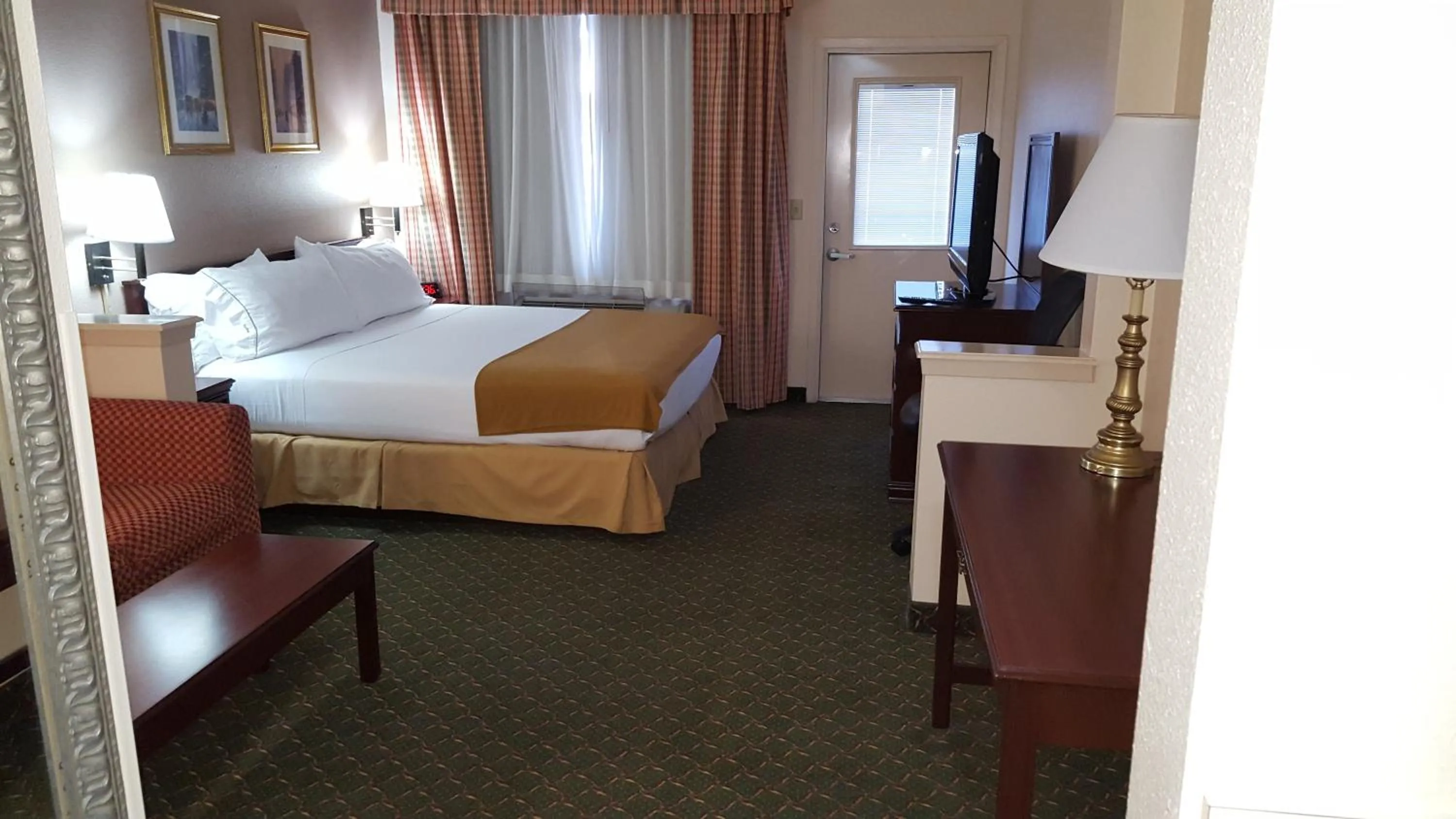 Bed in Country Inn & Suites by Radisson, Fort Worth West l-30 NAS JRB