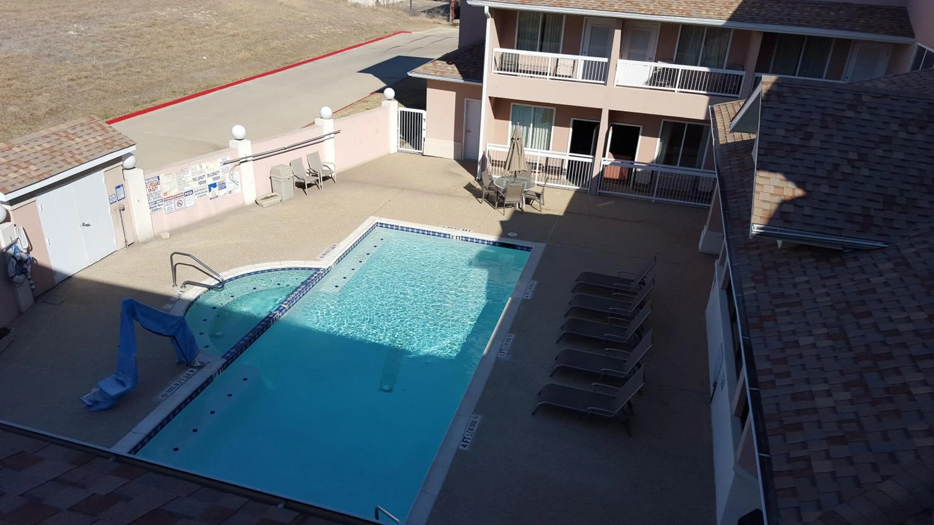 Property building in Country Inn & Suites by Radisson, Fort Worth West l-30 NAS JRB