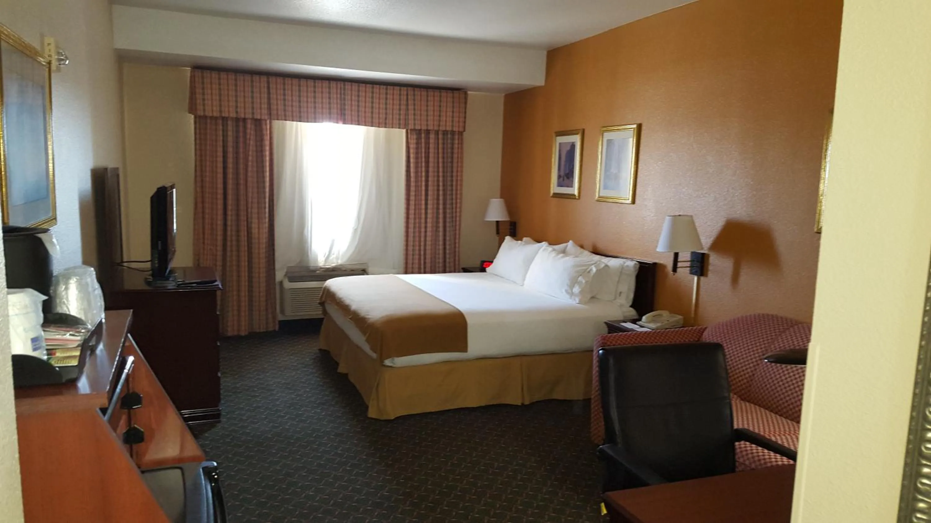 Bed in Country Inn & Suites by Radisson, Fort Worth West l-30 NAS JRB
