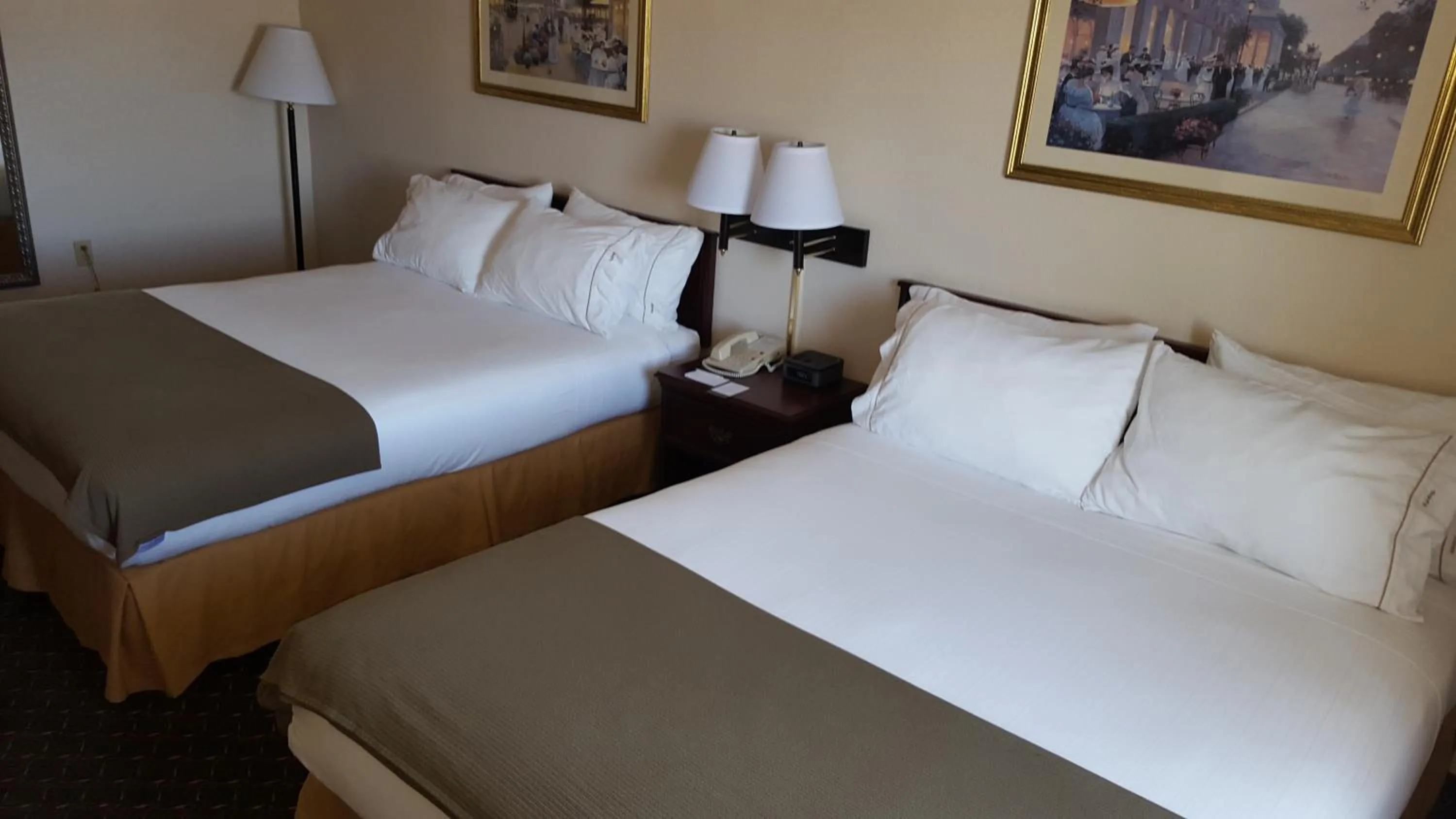 Bed in Country Inn & Suites by Radisson, Fort Worth West l-30 NAS JRB