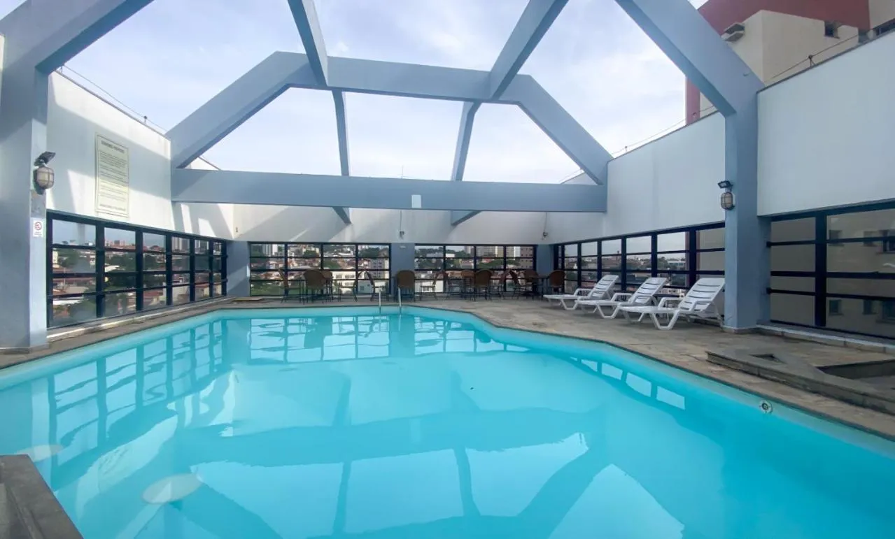 Swimming pool in Hotel Dan Inn Sorocaba by Nacional Inn