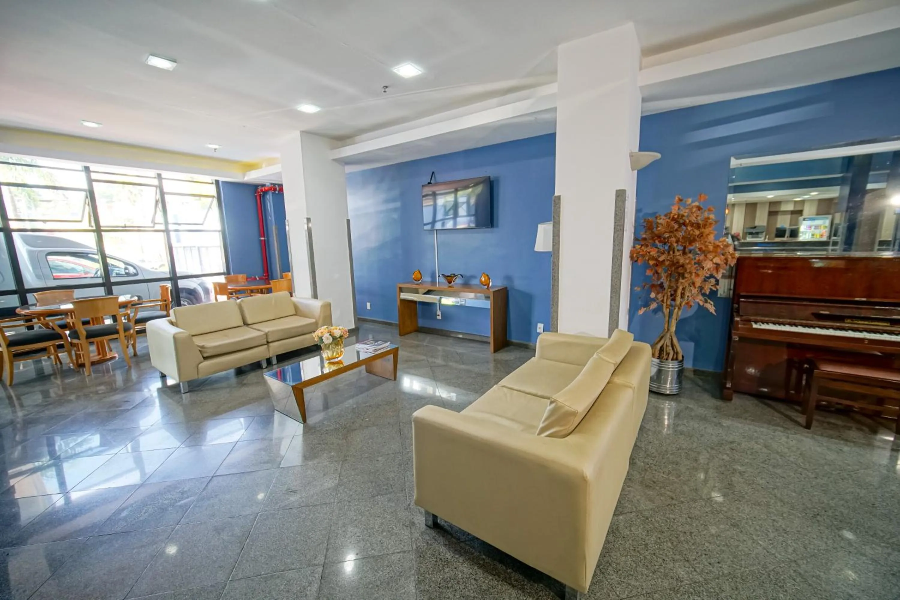 Lobby or reception in Hotel Dan Inn Sorocaba by Nacional Inn